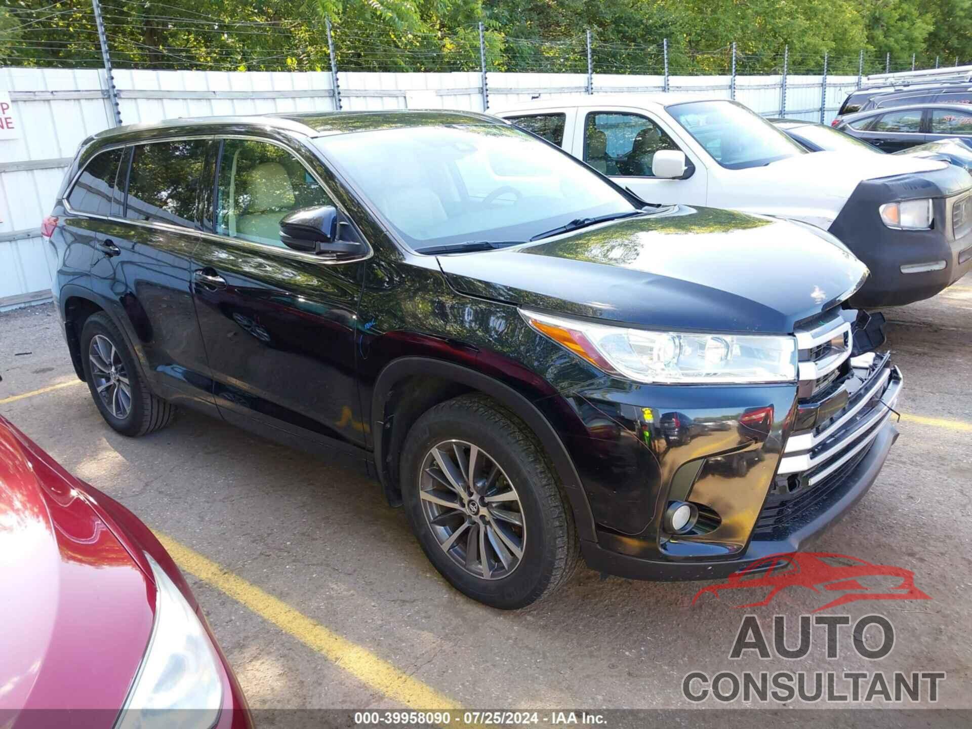 TOYOTA HIGHLANDER 2018 - 5TDJZRFH2JS828965