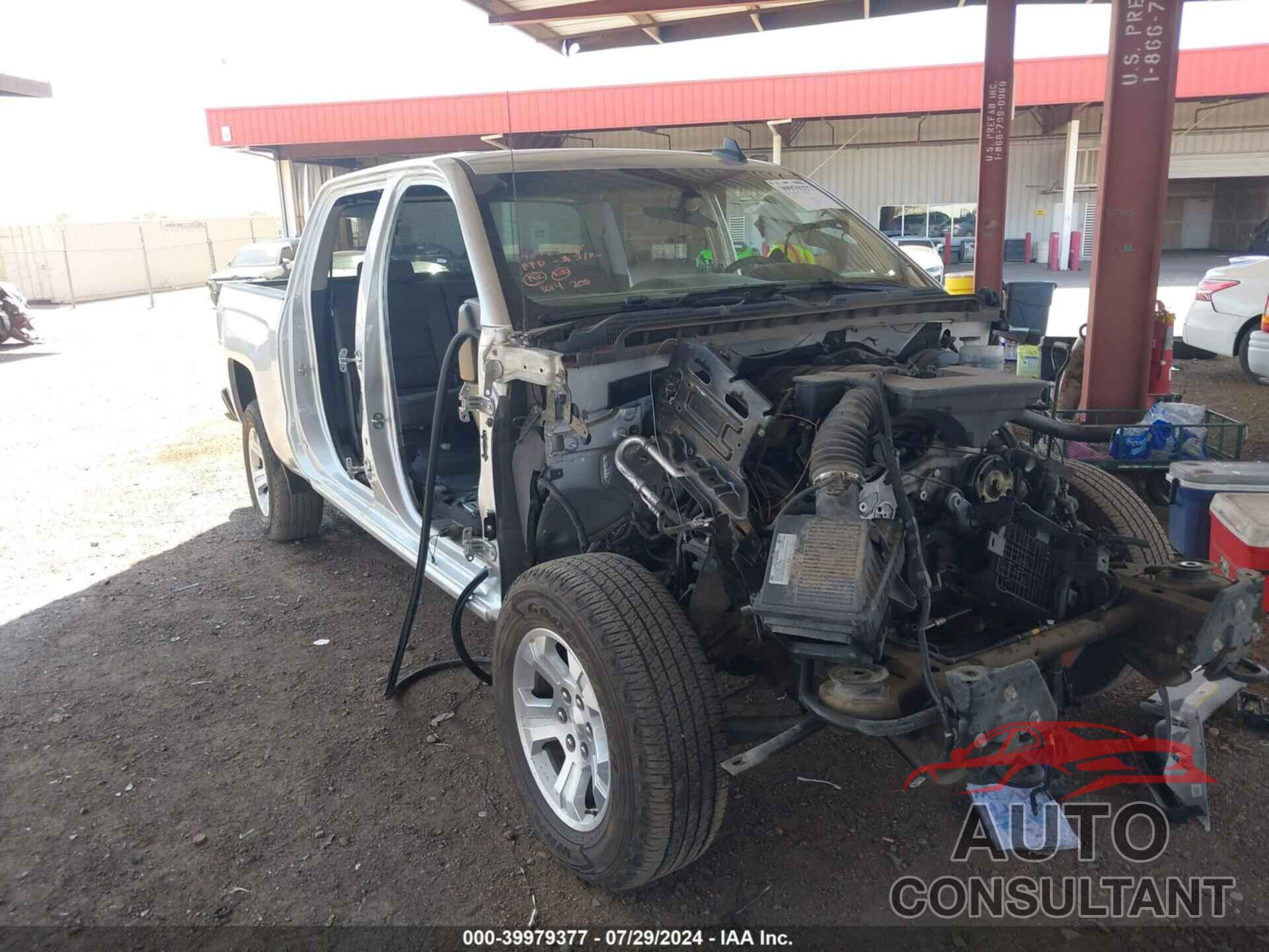 CHEVROLET SILVERADO 1500 2018 - 3GCUKREC0JG575411