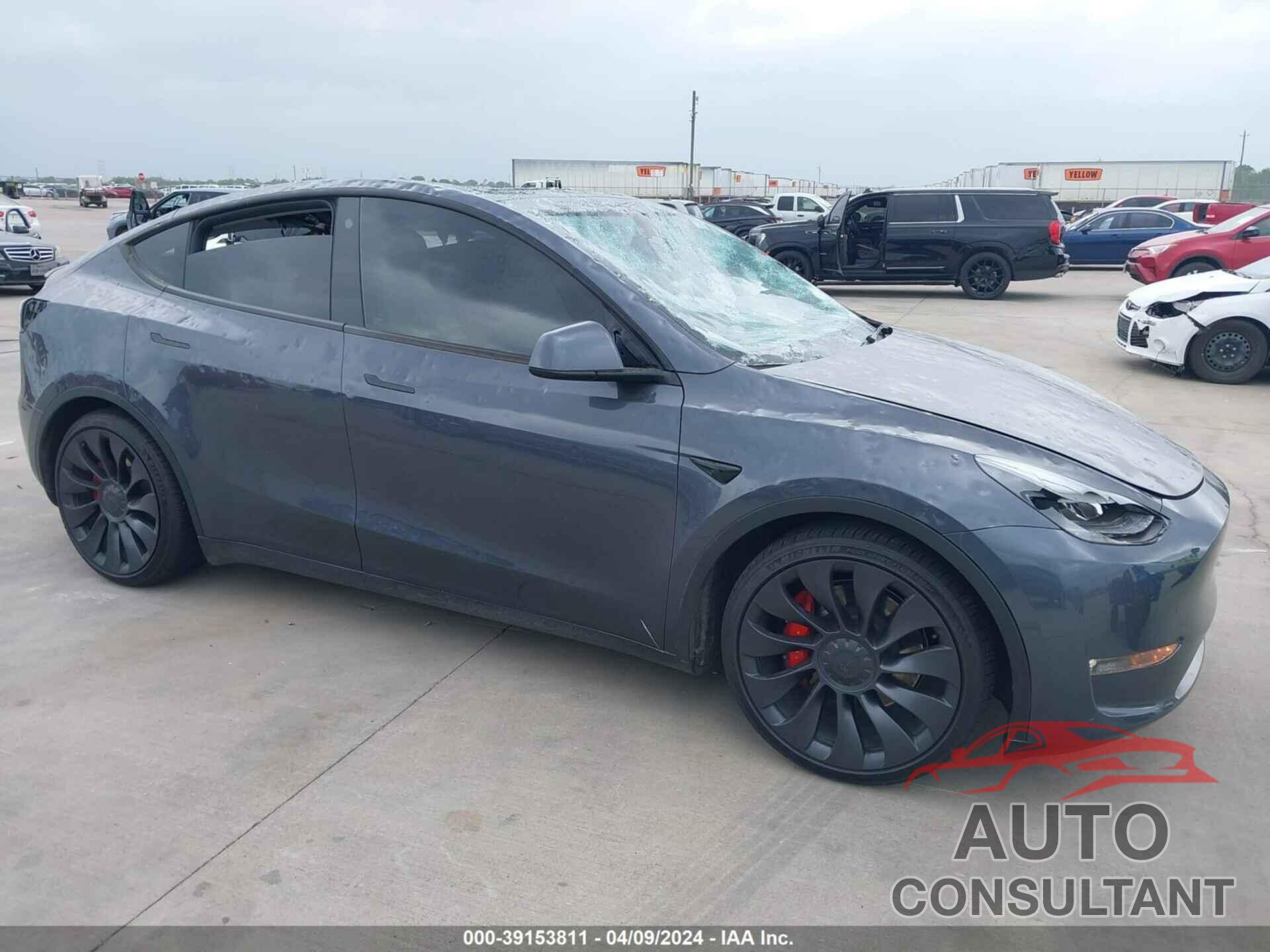 TESLA MODEL Y 2023 - 7SAYGDEFXPF777755