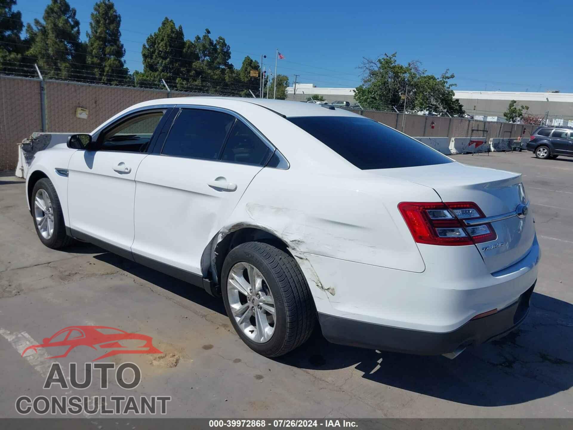 FORD TAURUS 2017 - 1FAHP2D84HG105336