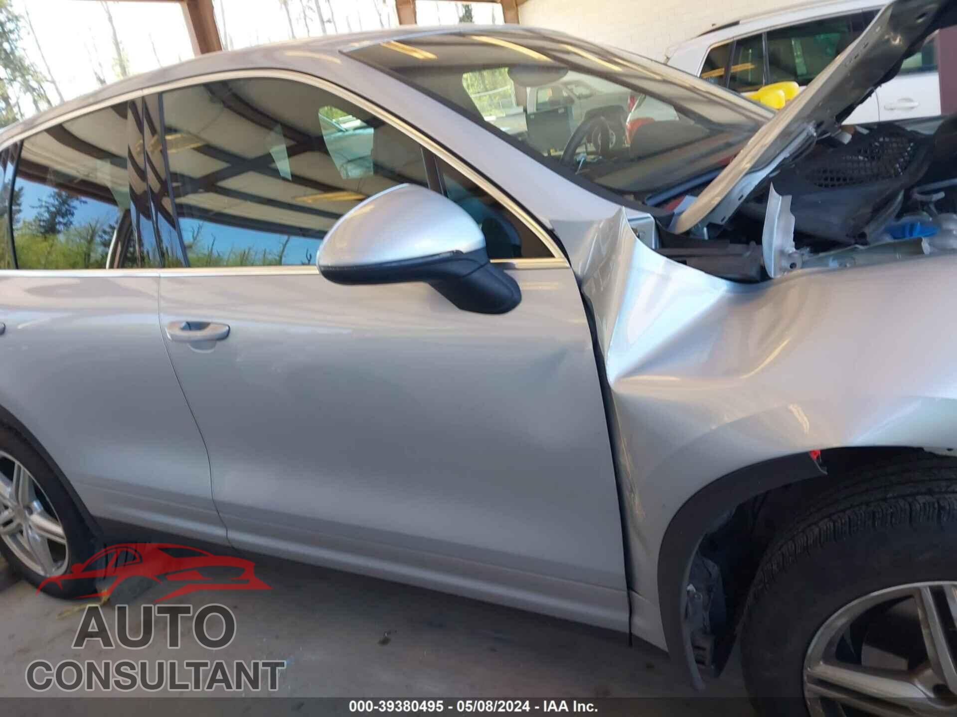PORSCHE CAYENNE 2016 - WP1AA2A29GLA04228