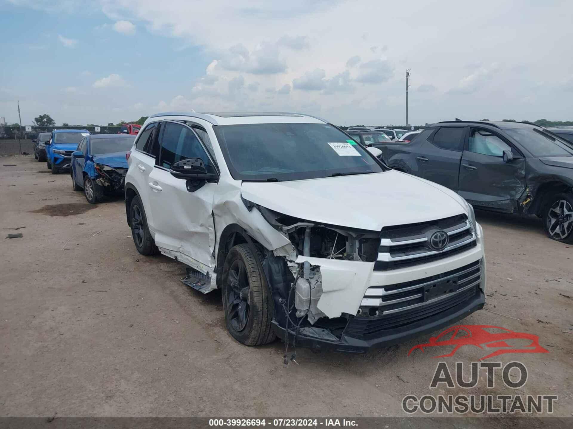 TOYOTA HIGHLANDER 2018 - 5TDDZRFH2JS903211