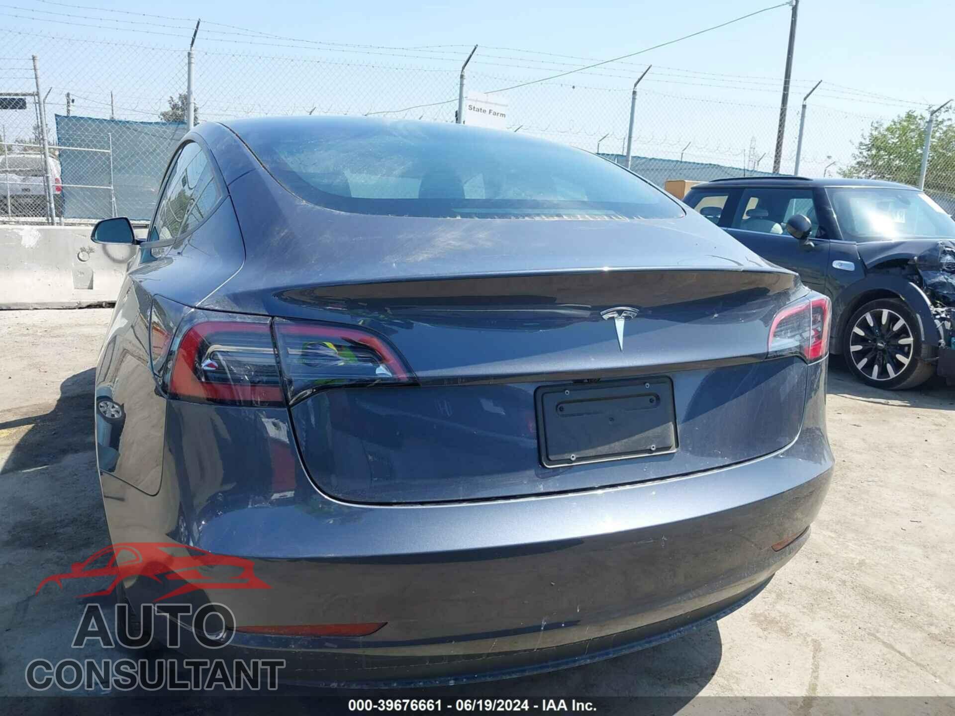 TESLA MODEL 3 2023 - 5YJ3E1EA5PF686439