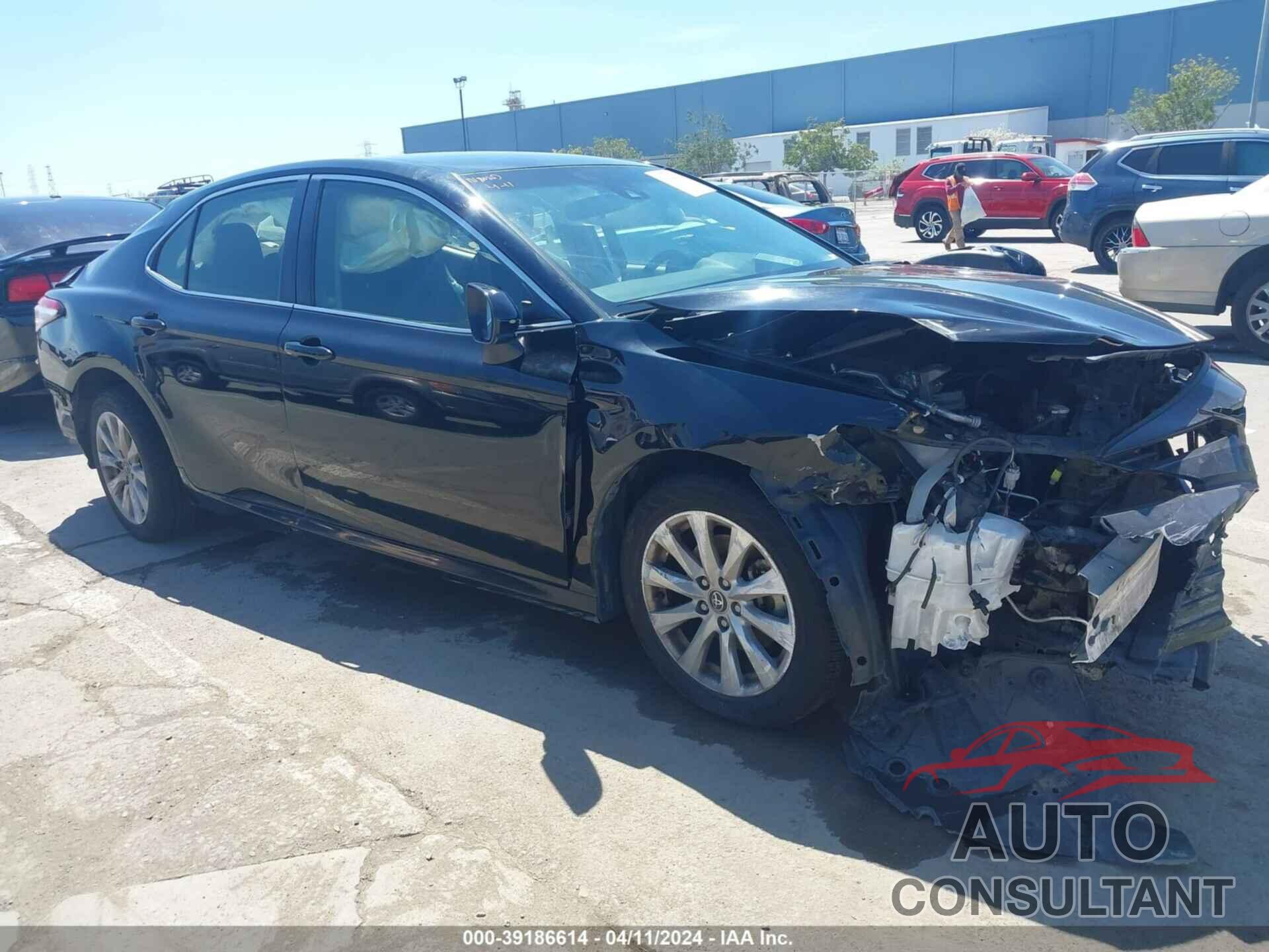 TOYOTA CAMRY 2018 - JTNB11HK5J3051037
