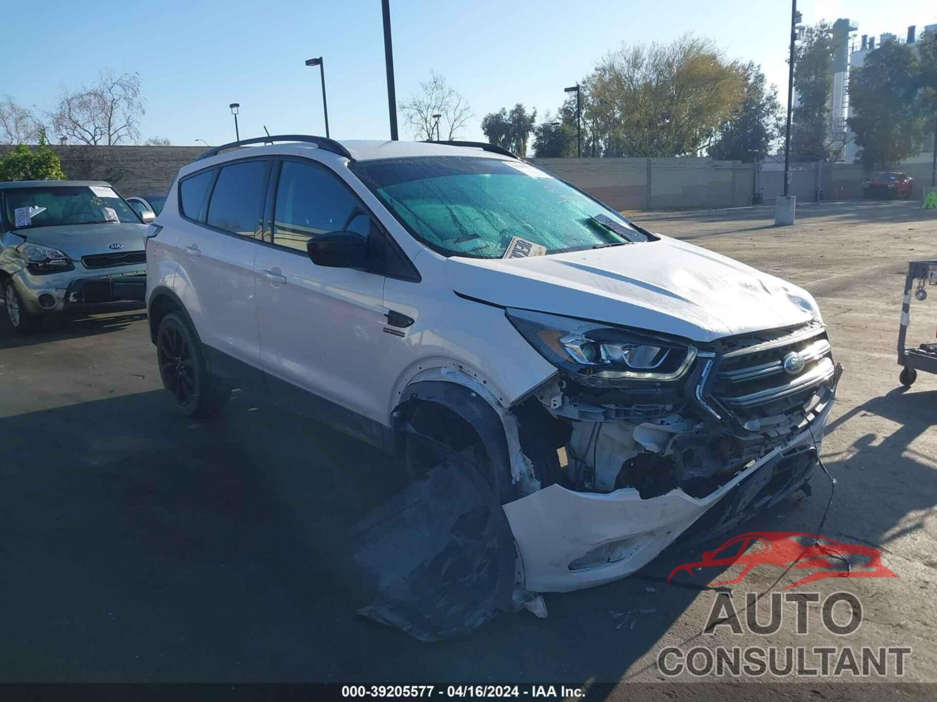 FORD ESCAPE 2018 - 1FMCU0GD9JUB27863