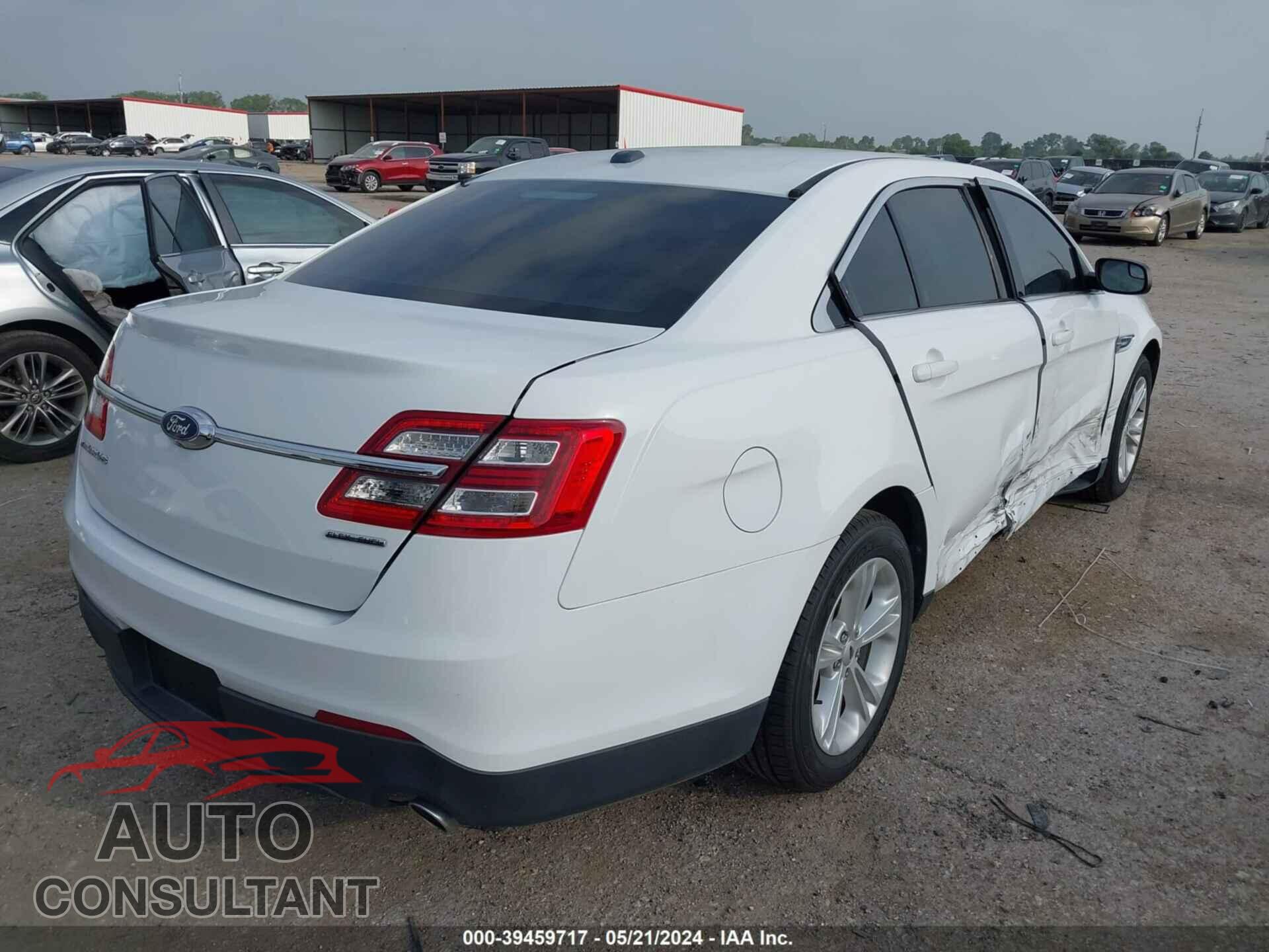 FORD TAURUS 2017 - 1FAHP2D80HG111456