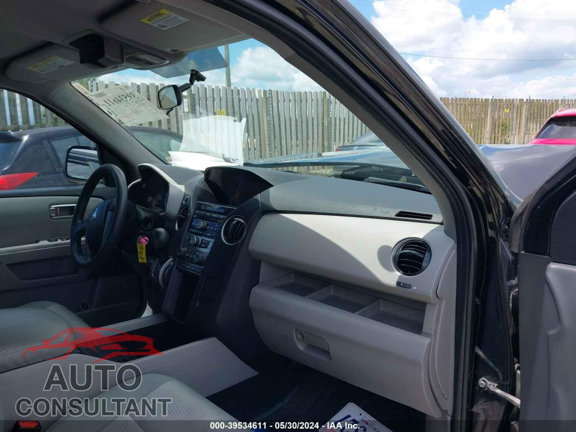 HONDA PILOT 2015 - 5FNYF3H29FB001585