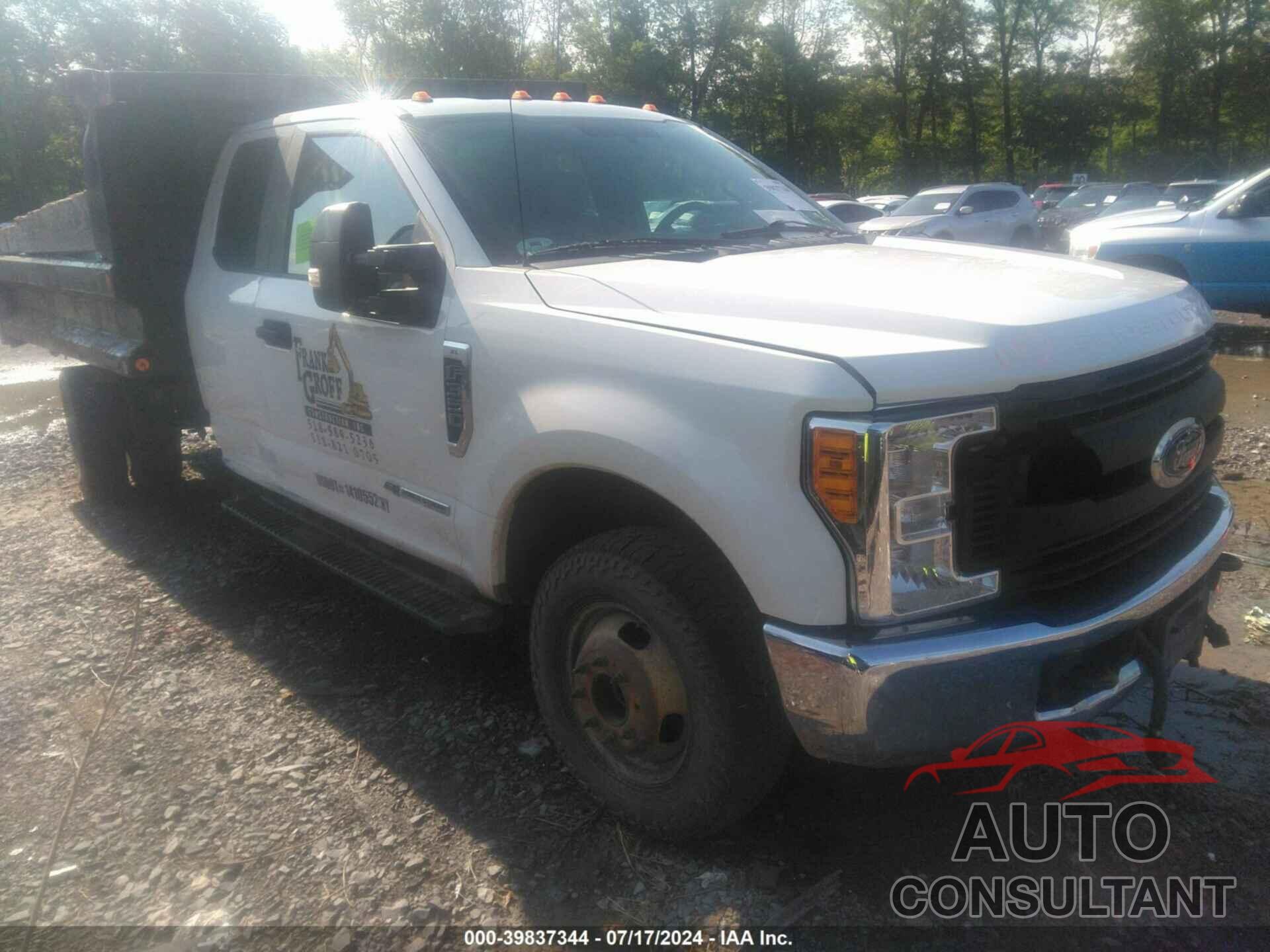 FORD F-350 CHASSIS 2017 - 1FD8X3HT7HEB30768