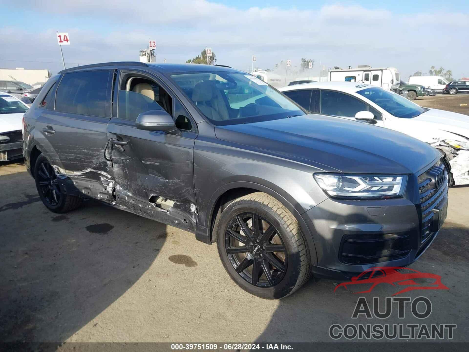 AUDI Q7 2018 - WA1LHAF70JD035058