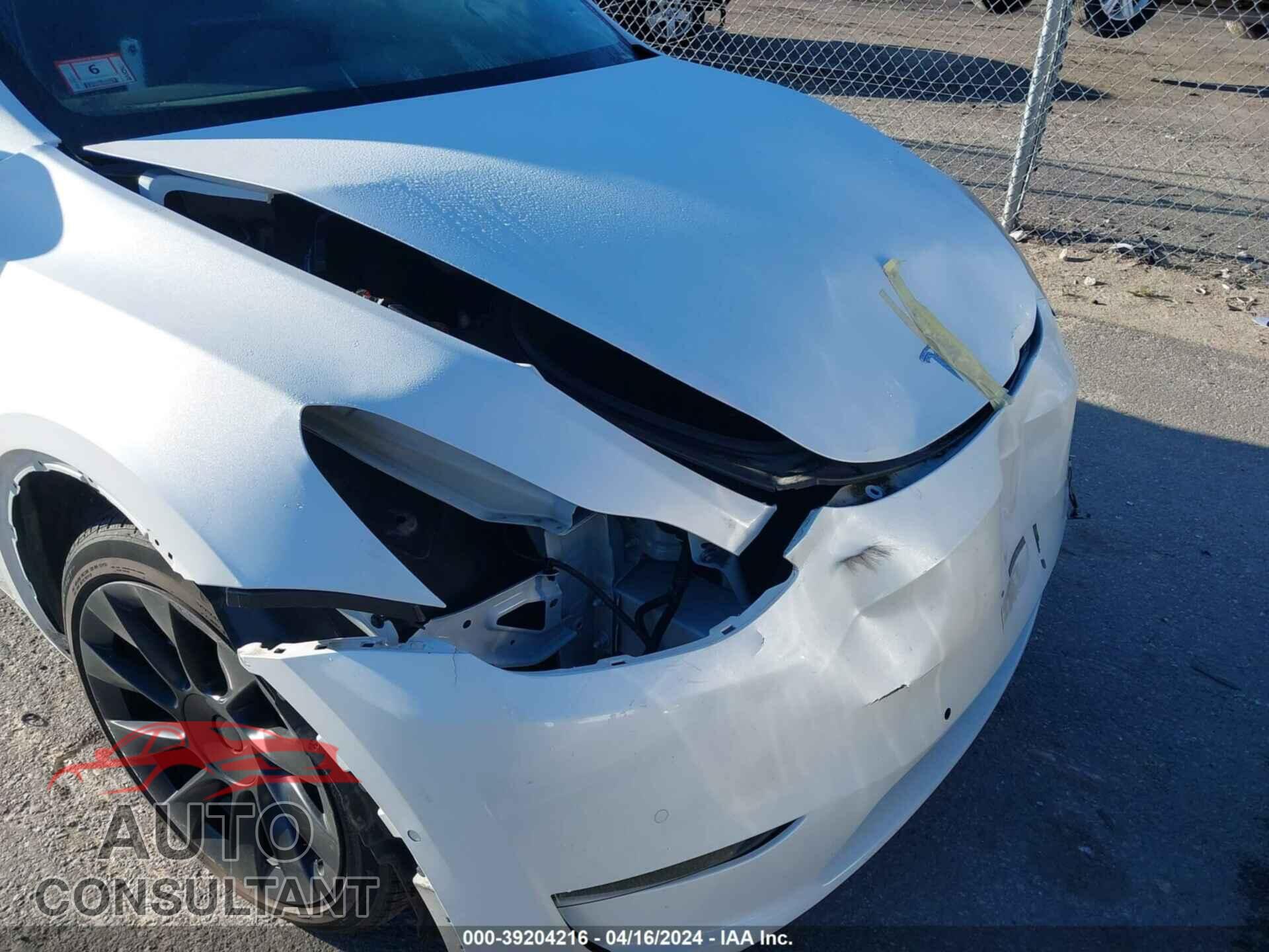 TESLA MODEL Y 2021 - 5YJYGAEE4MF200735