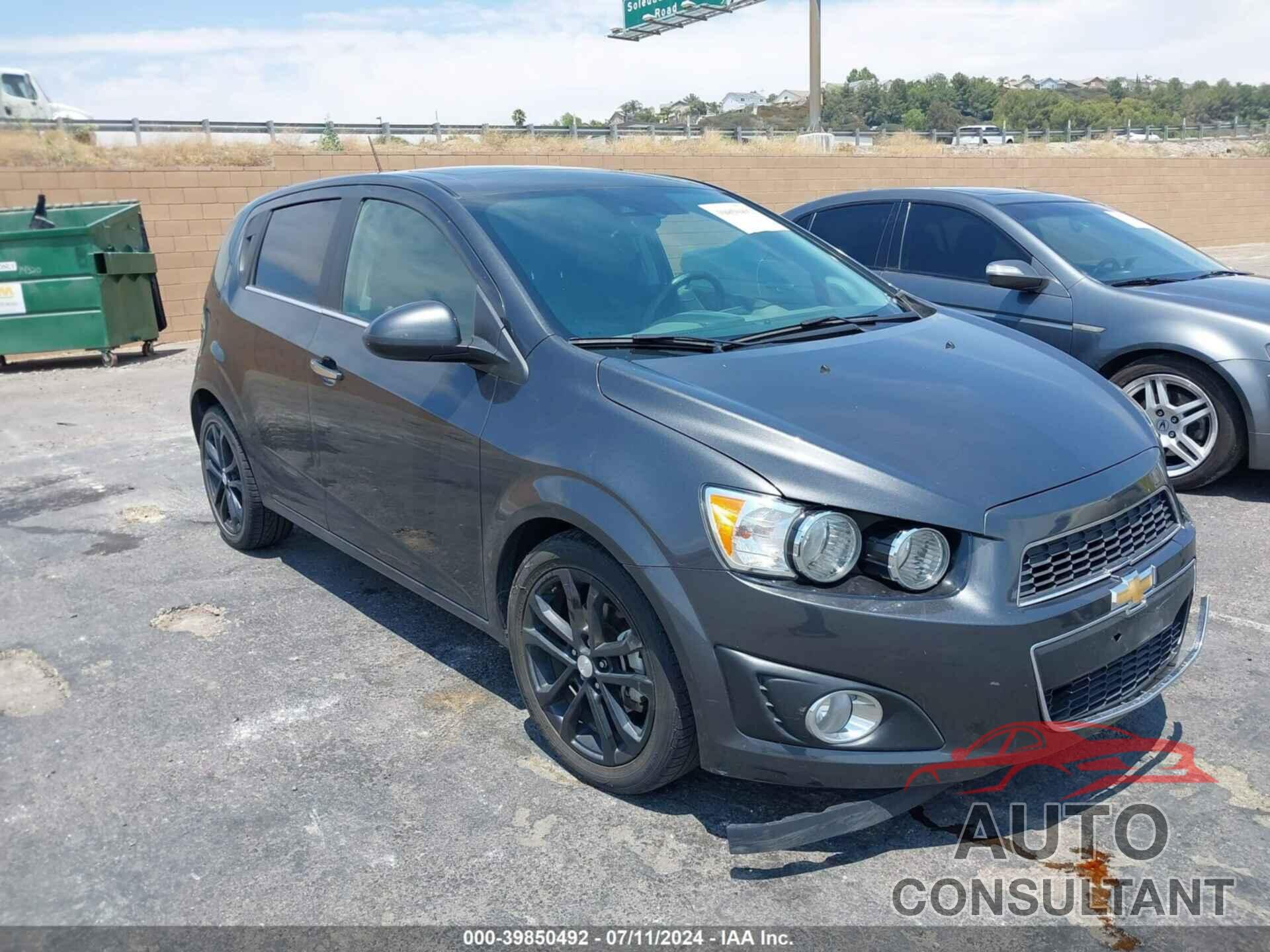 CHEVROLET SONIC 2016 - 1G1JE6SB6G4113812