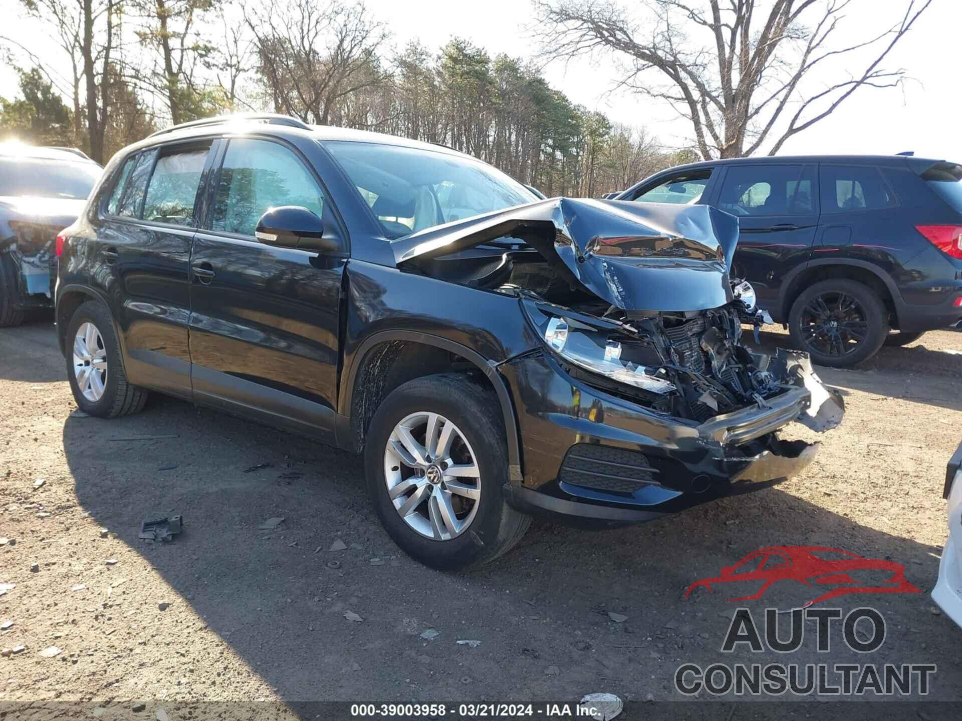 VOLKSWAGEN TIGUAN 2017 - WVGAV7AX5HK034876