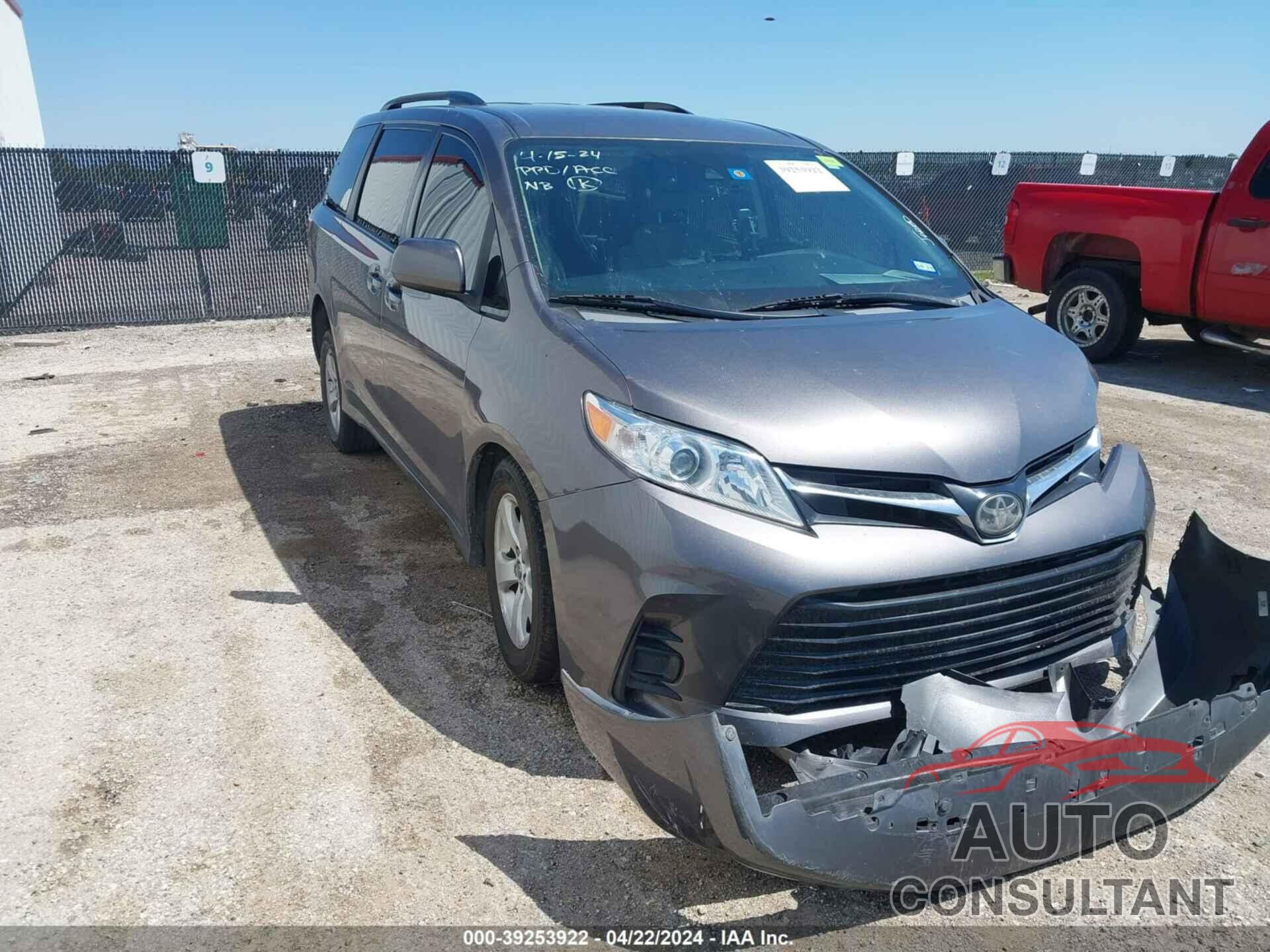 TOYOTA SIENNA 2018 - 5TDKZ3DC6JS914031