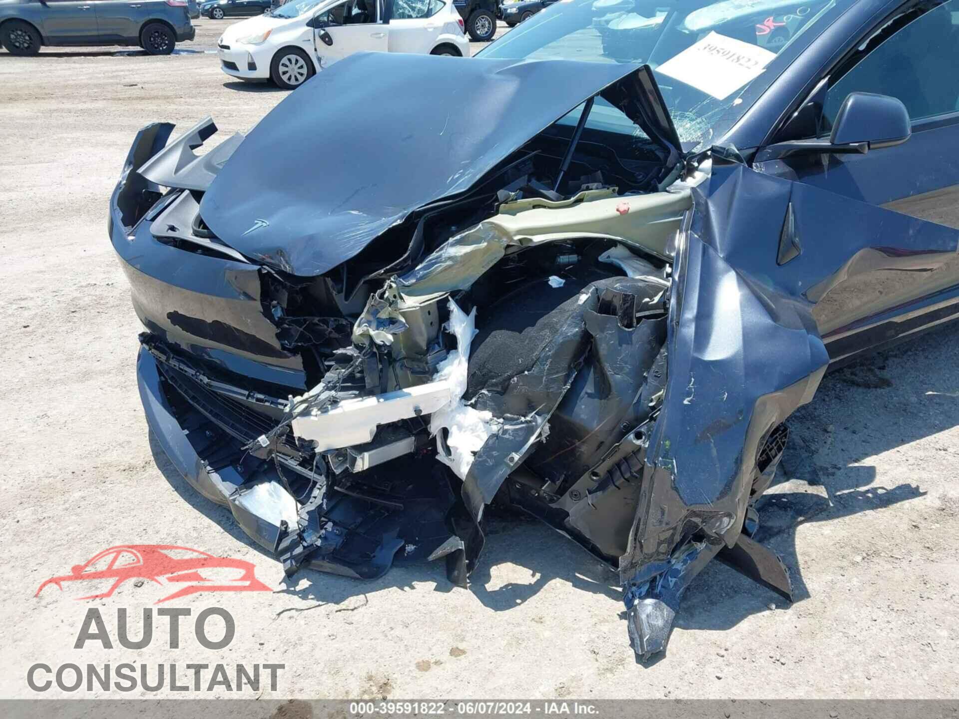 TESLA MODEL 3 2024 - 5YJ3E1EA2RF751637