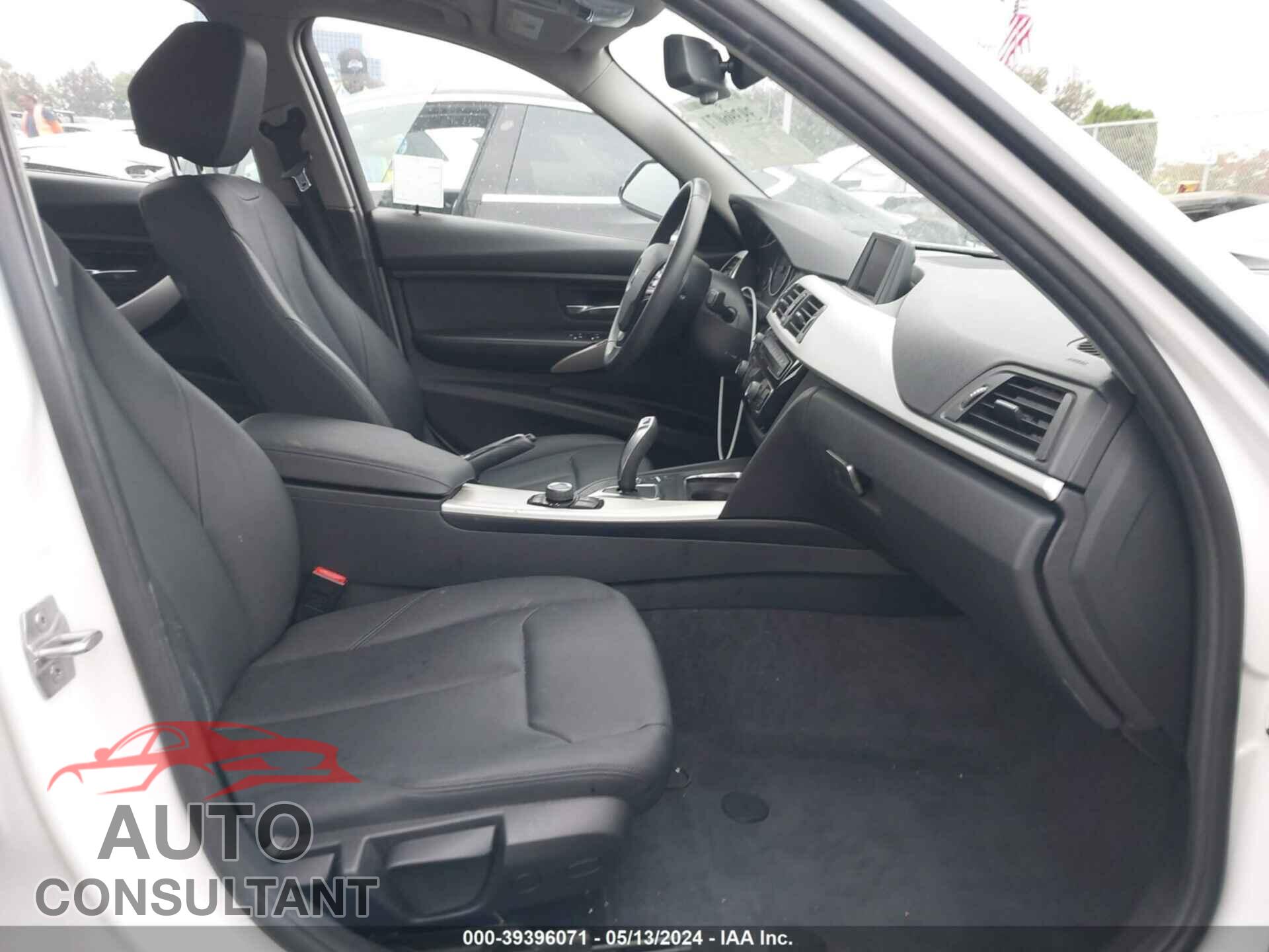 BMW 320I 2016 - WBA8E1G58GNU10924