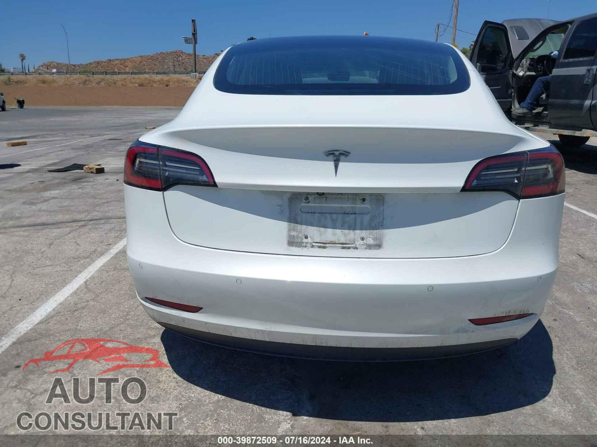 TESLA MODEL 3 2018 - 5YJ3E1EA0JF031922