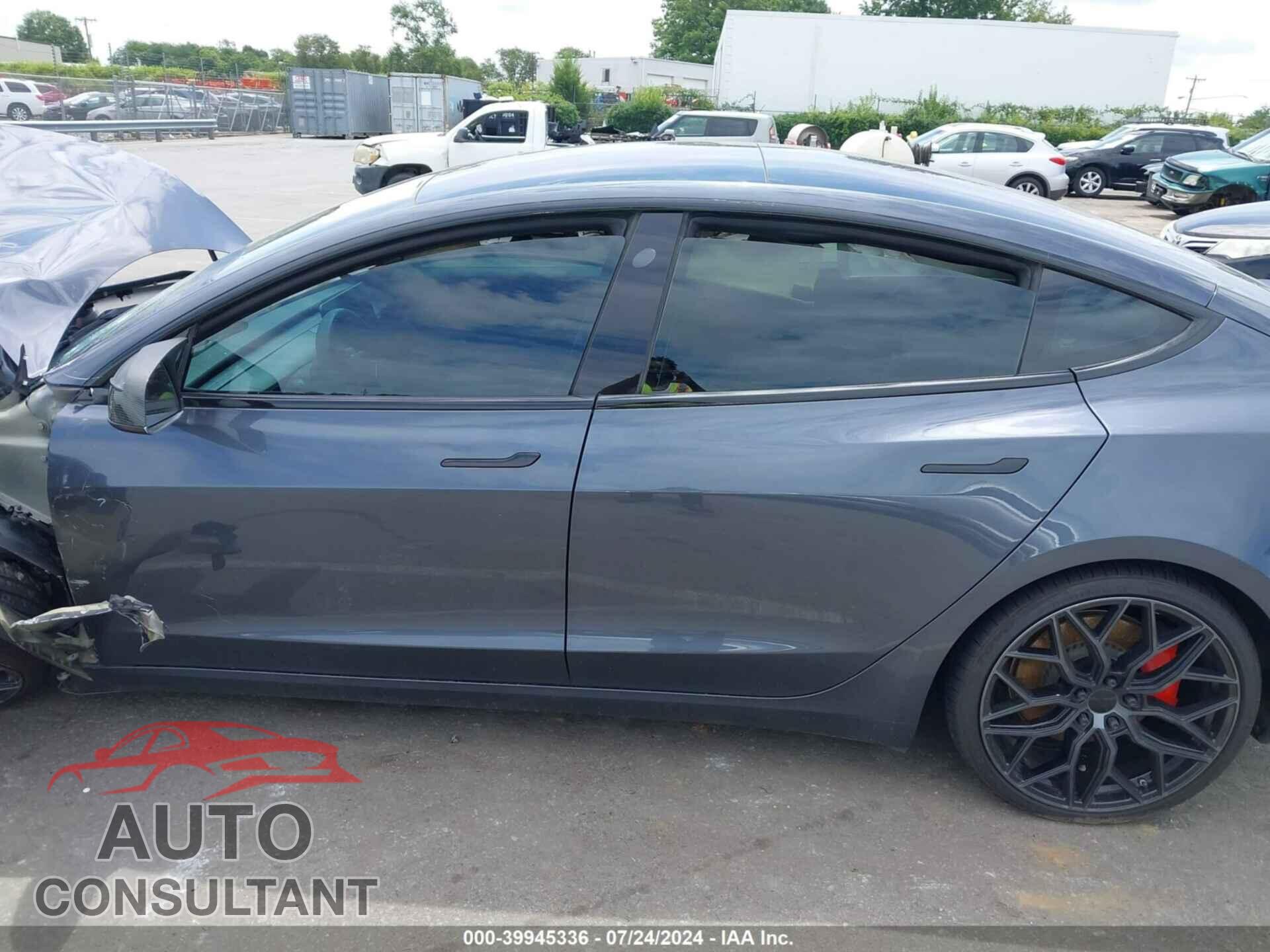 TESLA MODEL 3 2018 - 5YJ3E1EB2JF185959