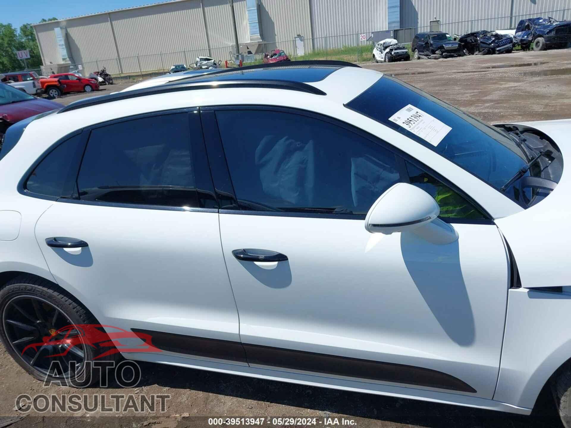 PORSCHE MACAN 2017 - WP1AG2A56HLB55974