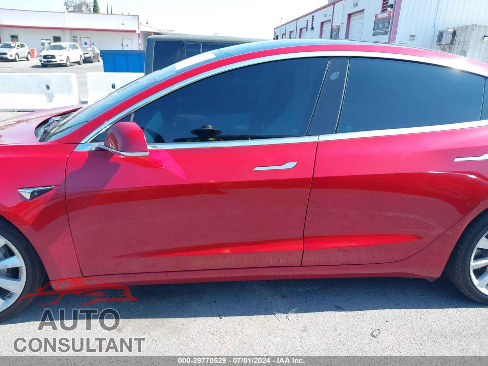 TESLA MODEL 3 2019 - 5YJ3E1EA5KF527798