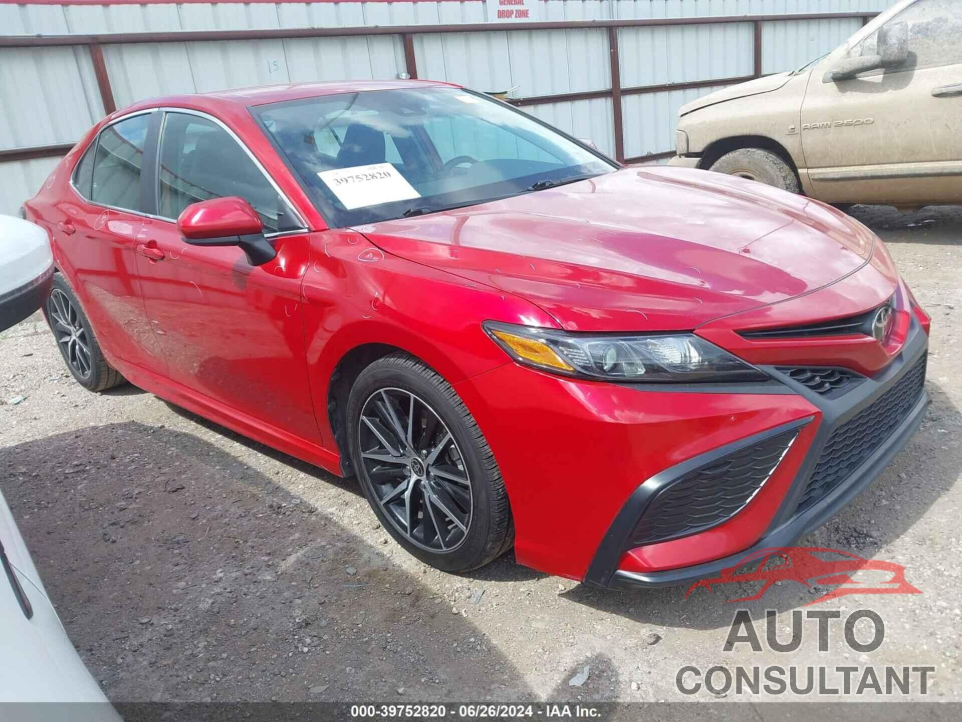 TOYOTA CAMRY 2021 - 4T1G11AK8MU468022
