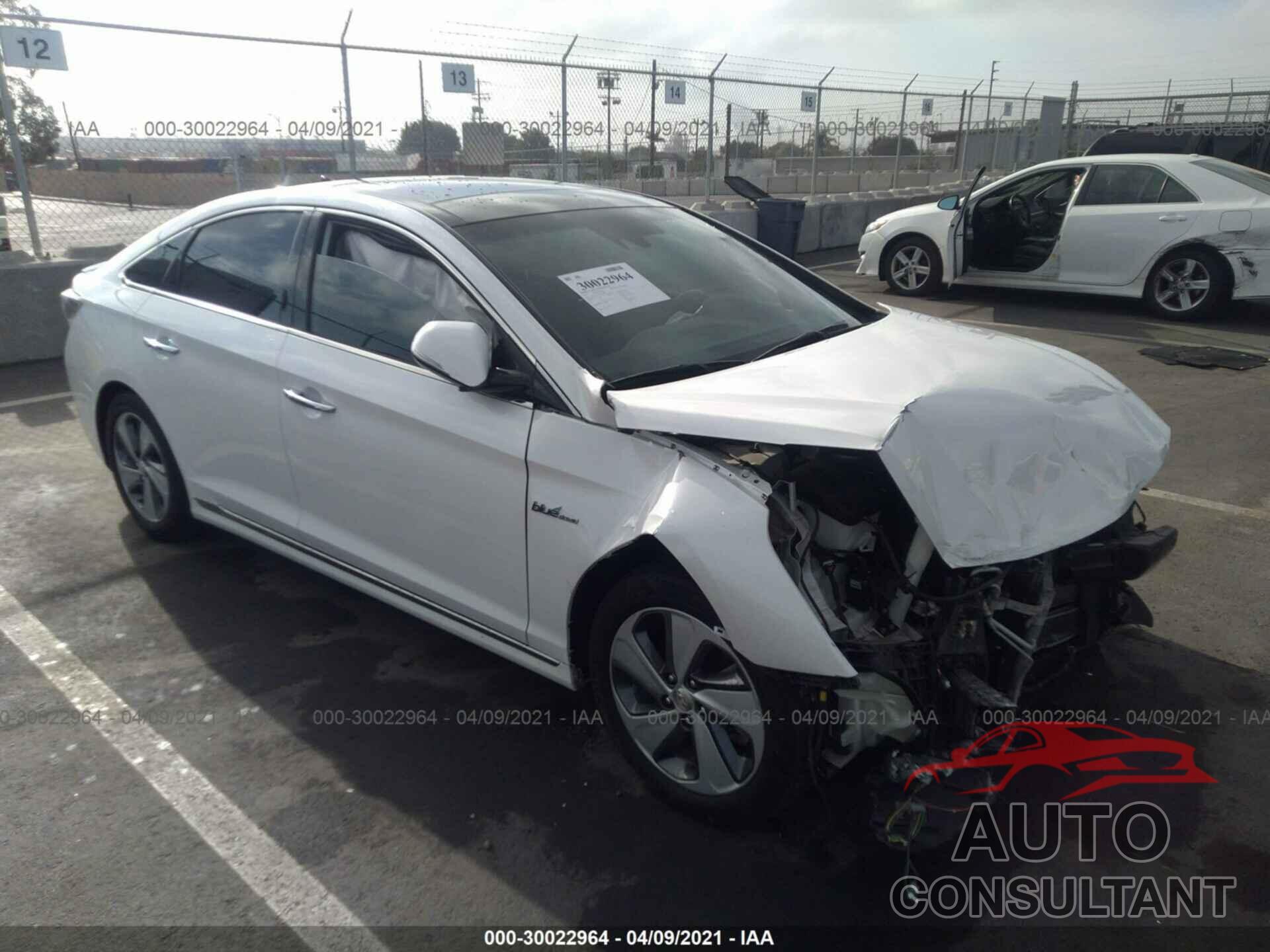 HYUNDAI SONATA HYBRID 2017 - KMHE34L14HA044951