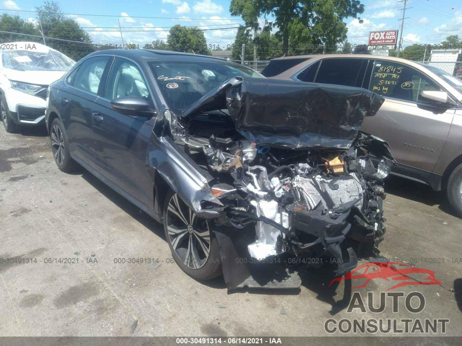 VOLKSWAGEN PASSAT 2021 - 1VWSA7A33MC001782