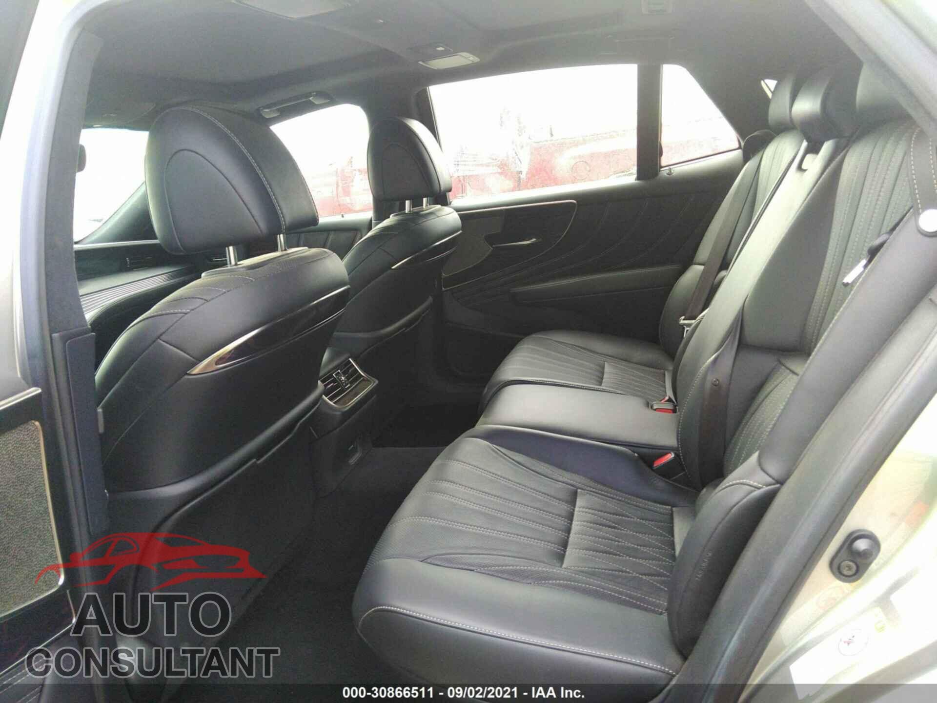 LEXUS LS 2018 - JTHB5LFF1J5001216