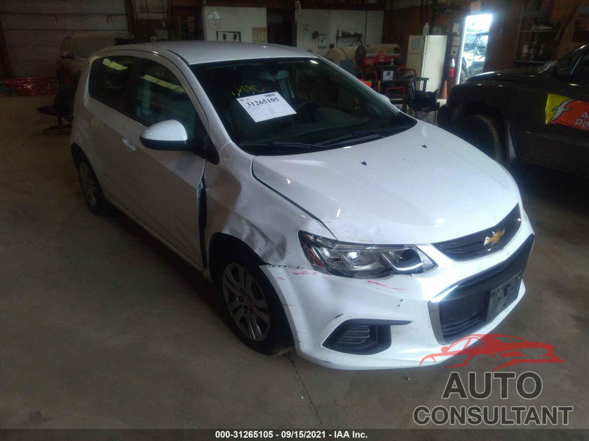 CHEVROLET SONIC 2017 - 1G1JG6SH5H4150267