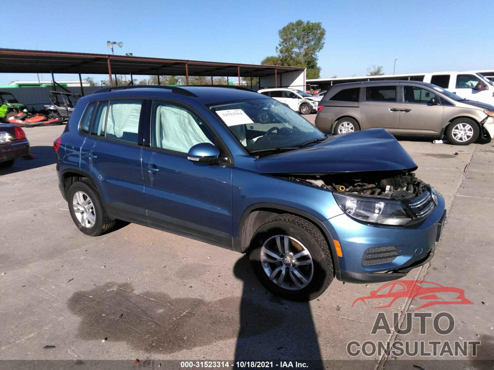 VOLKSWAGEN TIGUAN 2017 - WVGBV7AX0HK033638