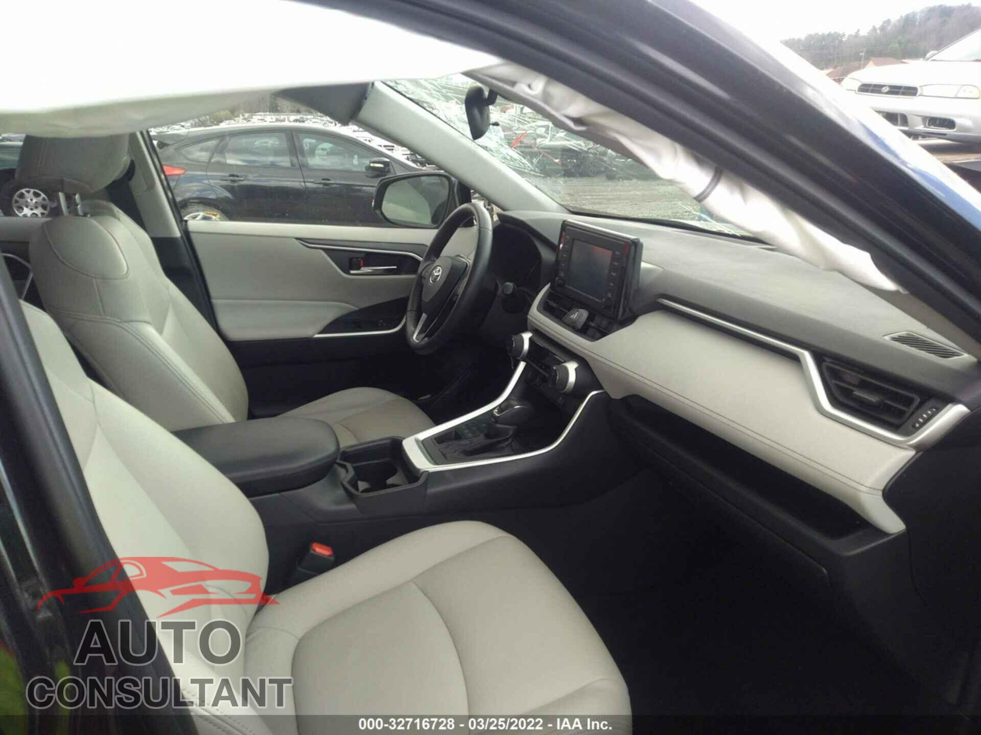 TOYOTA RAV4 2019 - JTMP1RFV9KD032198