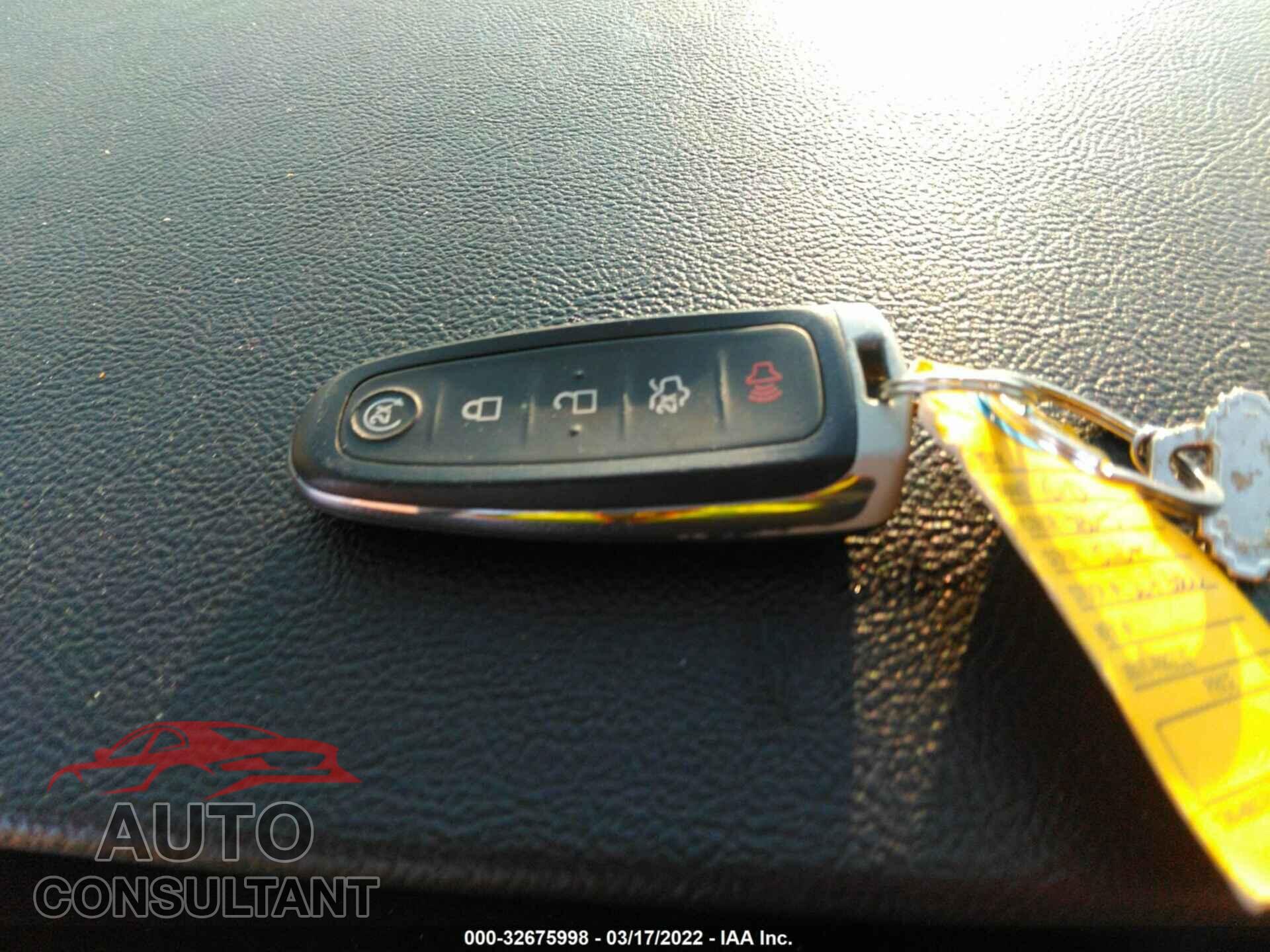 FORD TAURUS 2017 - 1FAHP2E84HG126217