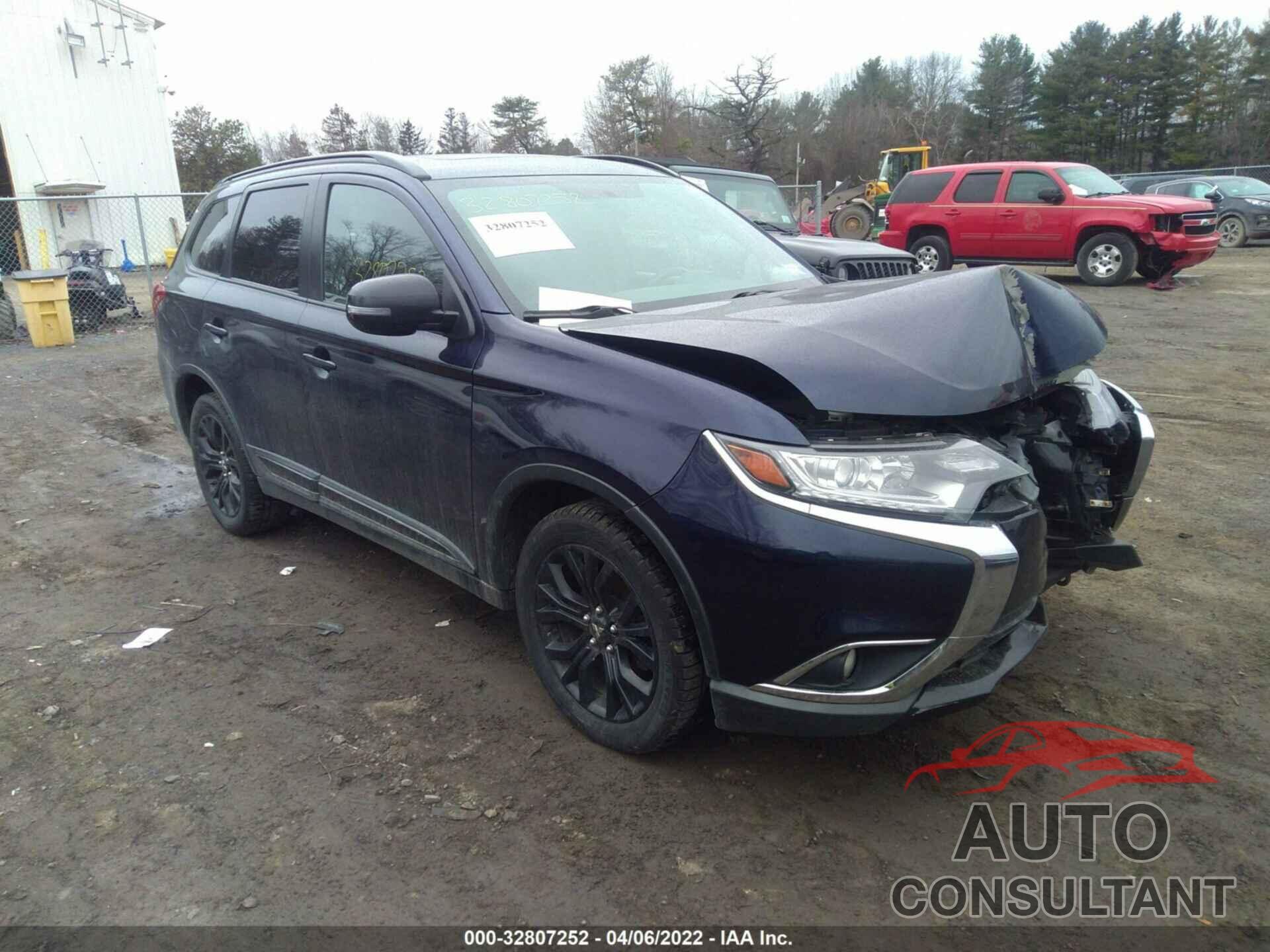 MITSUBISHI OUTLANDER 2018 - JA4AZ3A34JZ019081