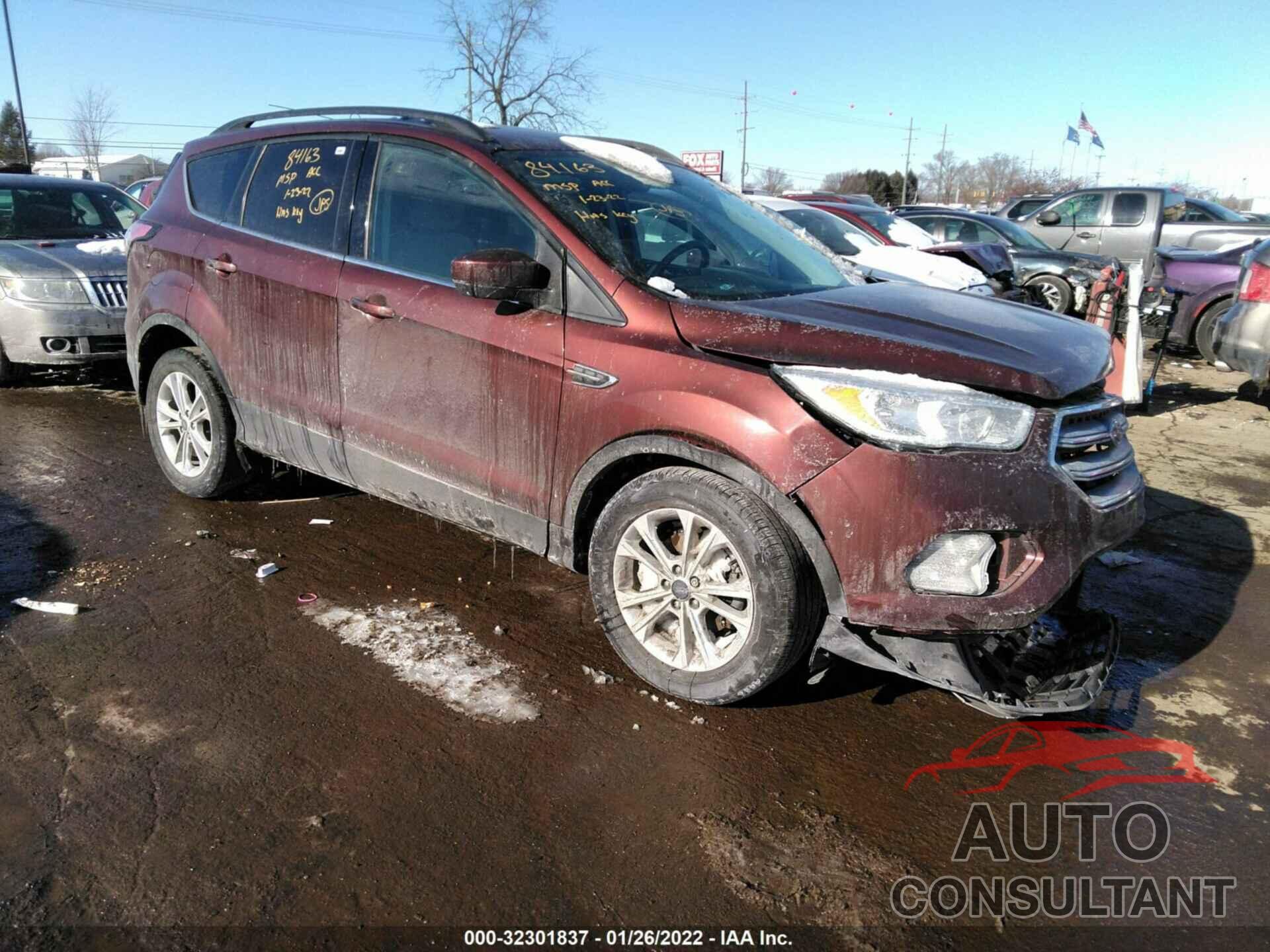 FORD ESCAPE 2018 - 1FMCU0GDXJUA62876