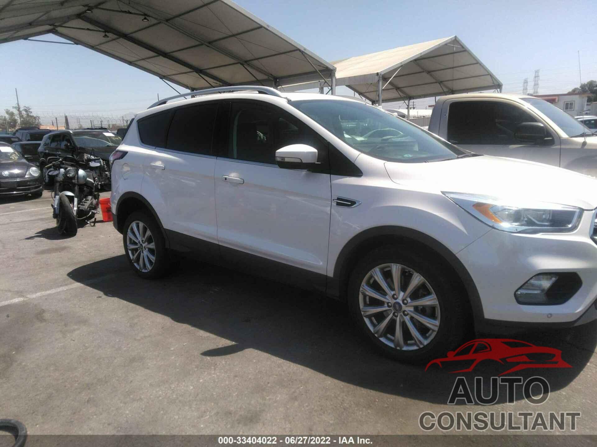 FORD ESCAPE 2018 - 1FMCU9J95JUB79757