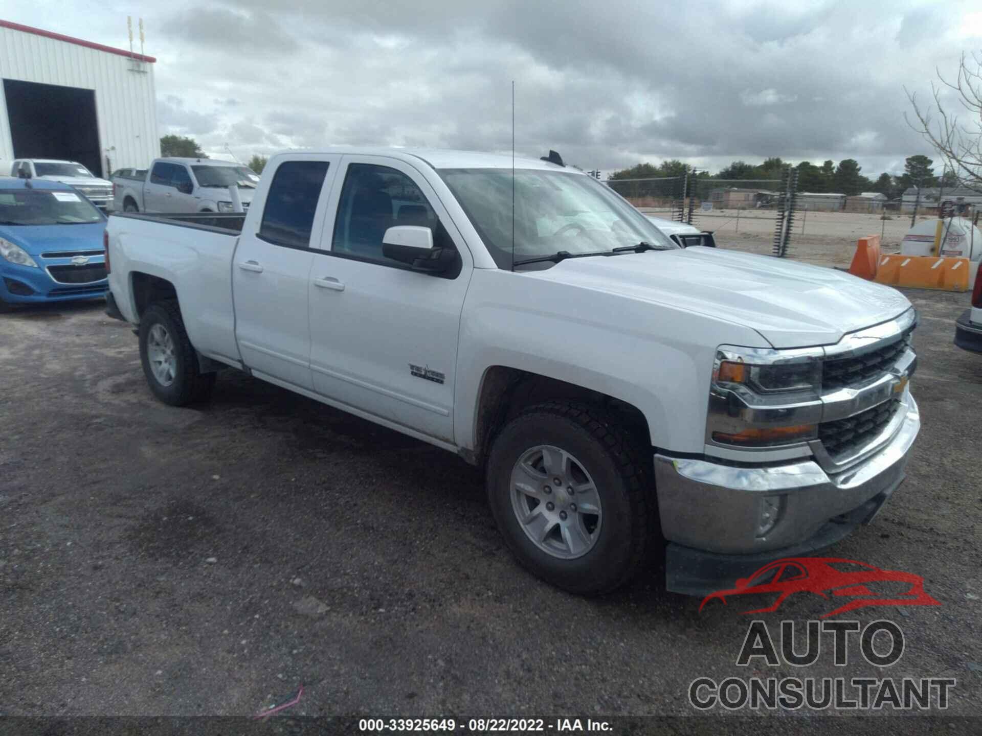 CHEVROLET SILVERADO 1500 2018 - 2GCRCREC7J1112421