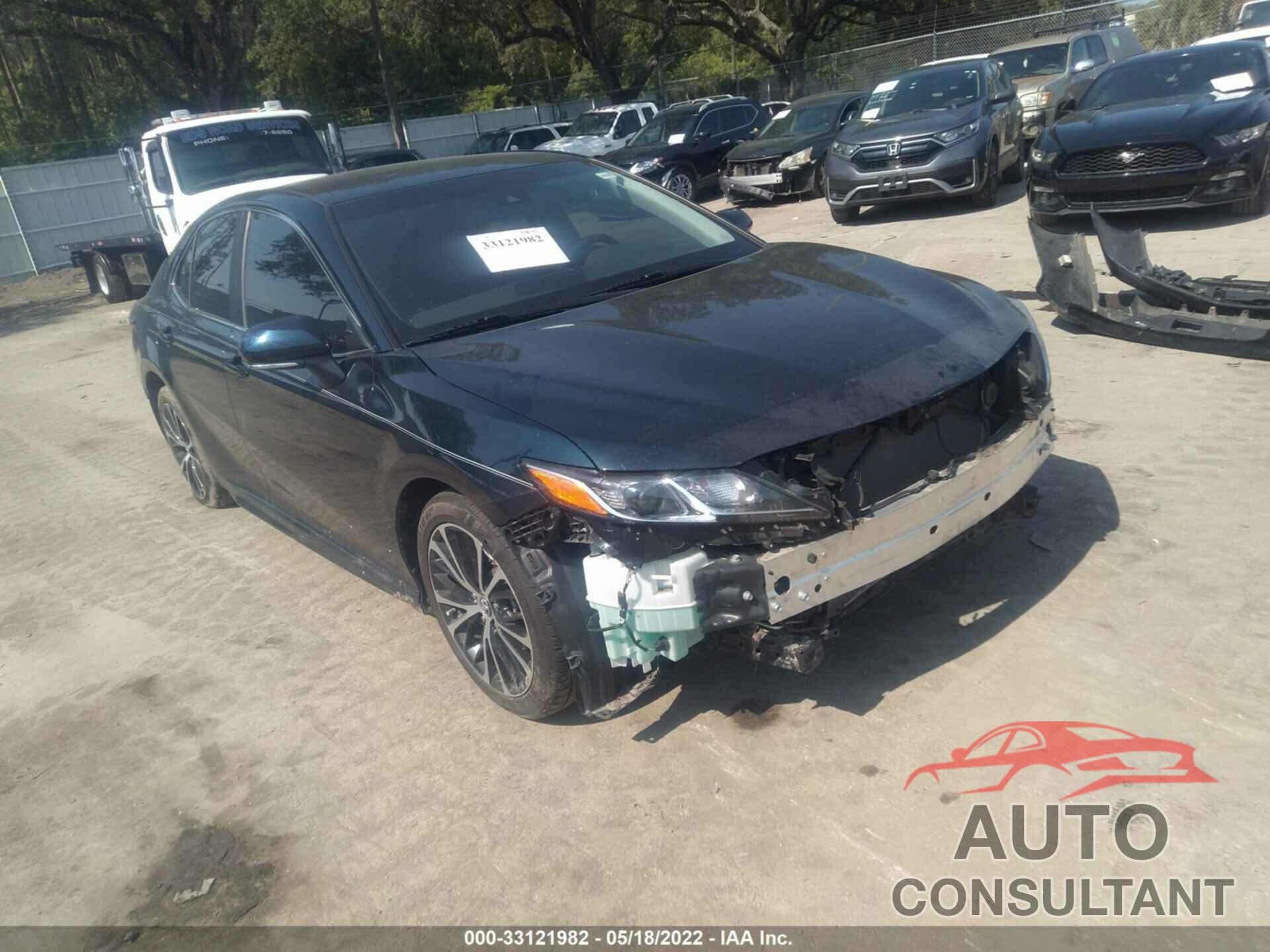 TOYOTA CAMRY 2018 - 4T1B11HK4JU591800