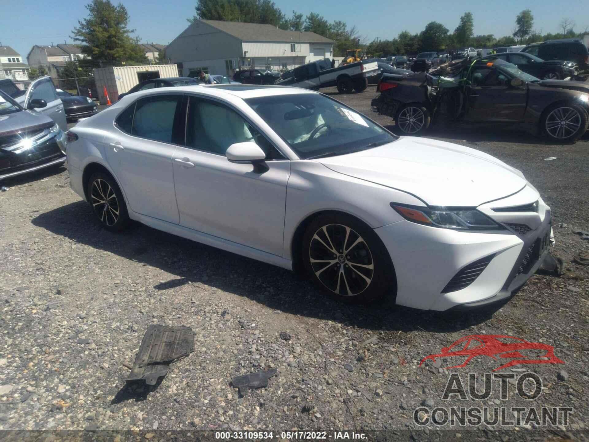 TOYOTA CAMRY 2018 - 4T1B11HK6JU518203