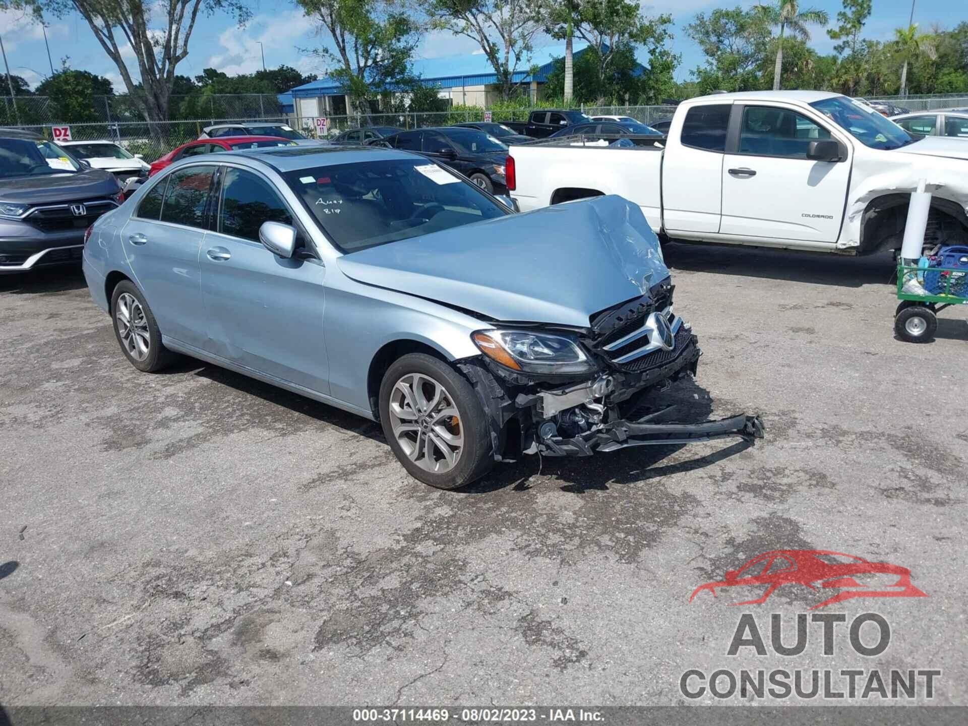 MERCEDES-BENZ C-CLASS 2018 - 55SWF4KB3JU255161