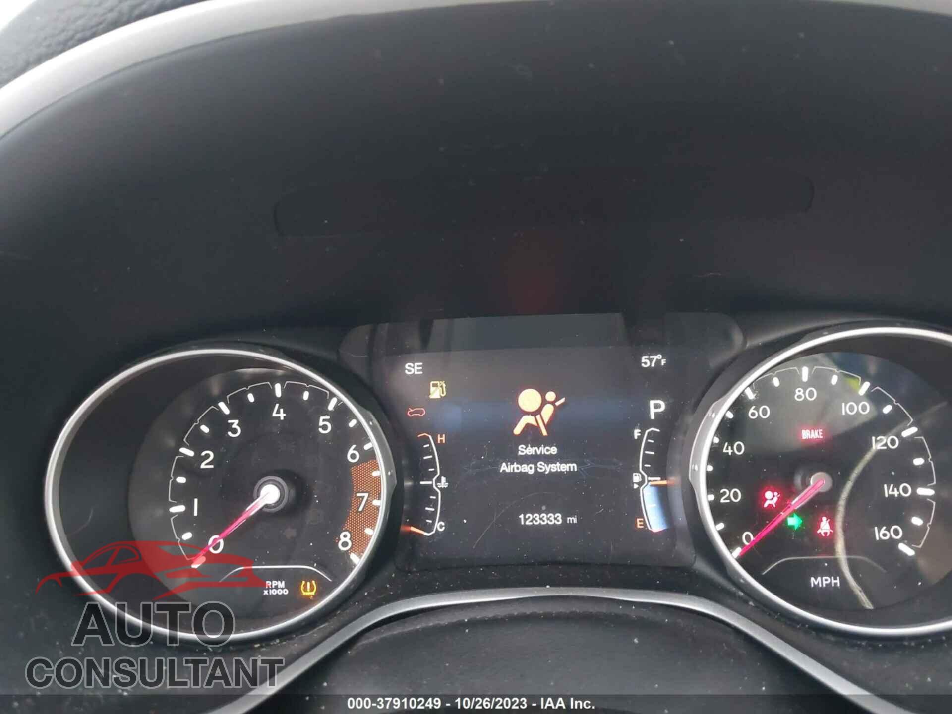 JEEP COMPASS 2018 - 3C4NJDBB1JT199945