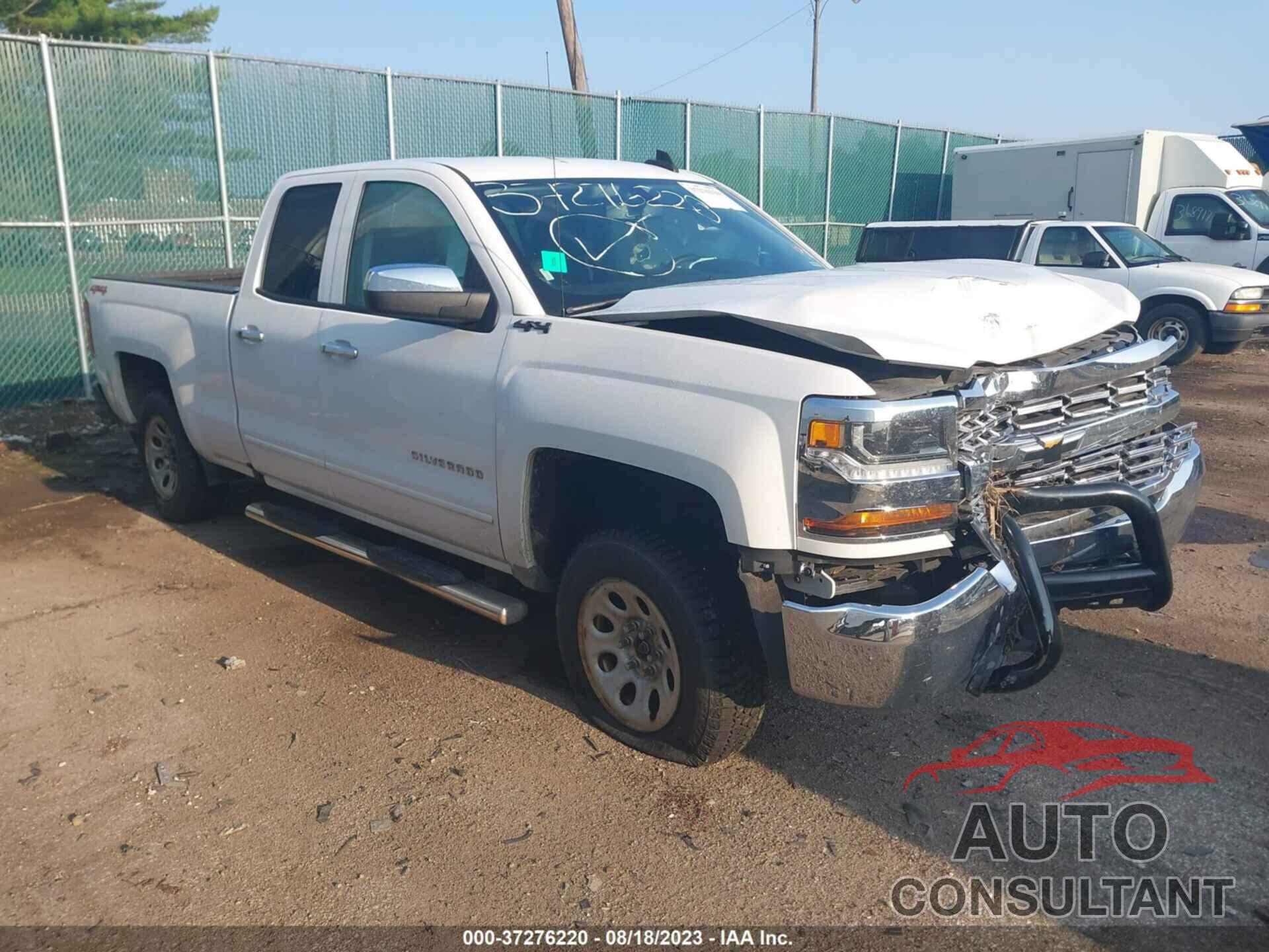 CHEVROLET SILVERADO 1500 2018 - 1GCVKREC7JZ153320