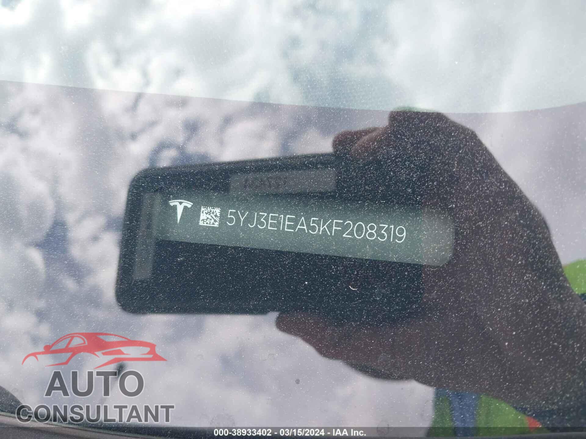 TESLA MODEL 3 2019 - 5YJ3E1EA5KF208319