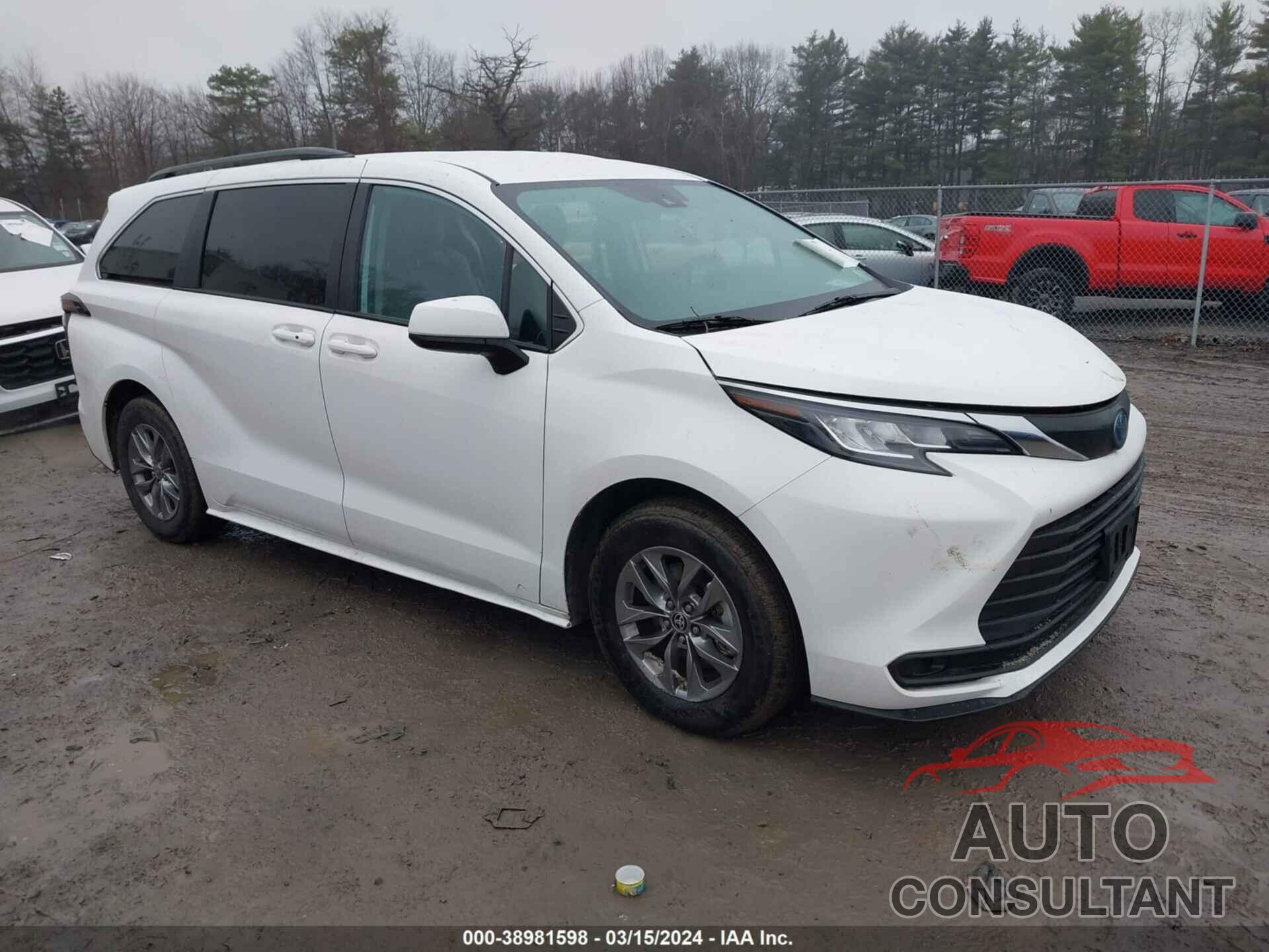 TOYOTA SIENNA 2023 - 5TDKRKEC4PS143862