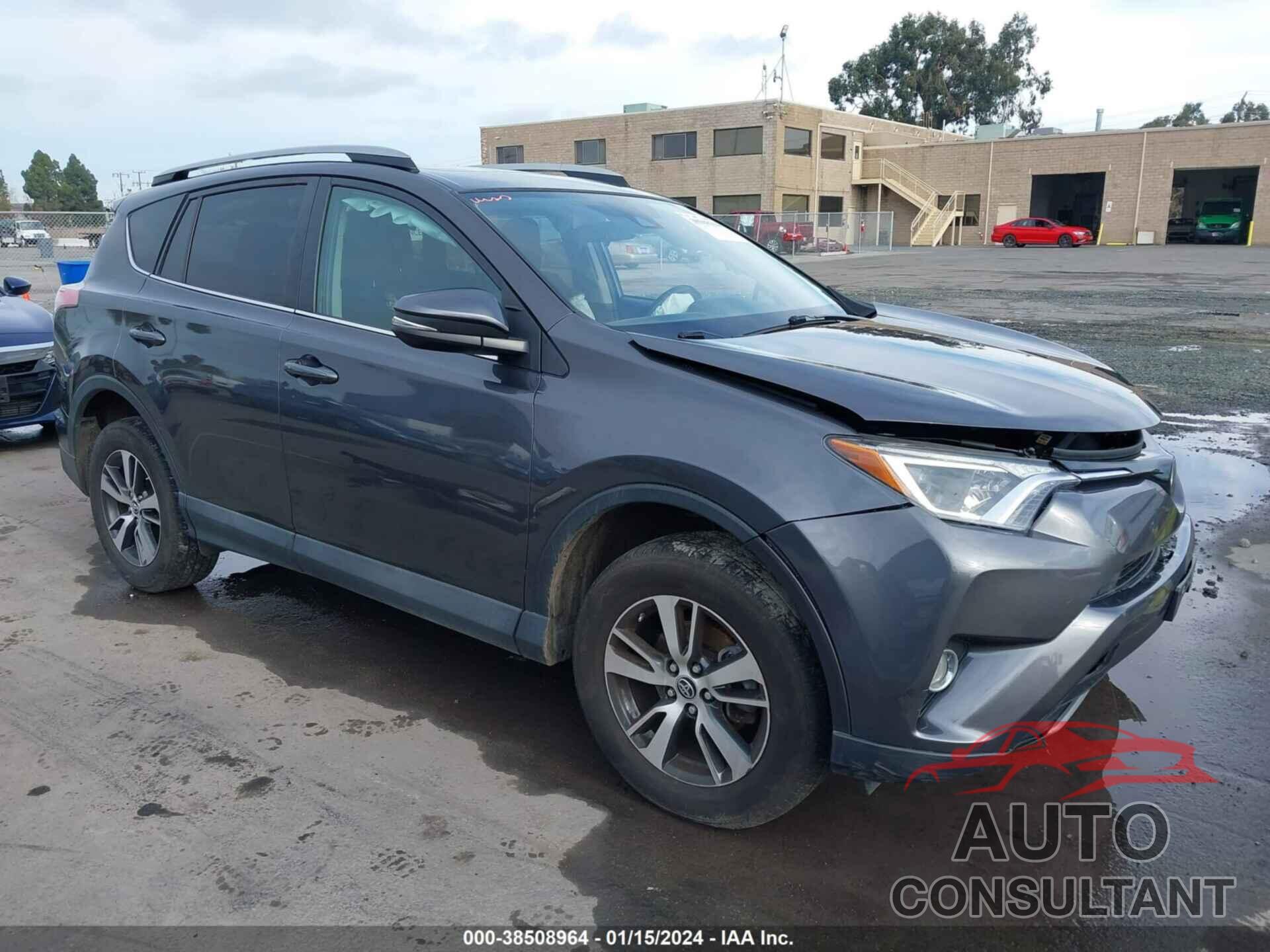 TOYOTA RAV4 2018 - 2T3RFREV0JW702878