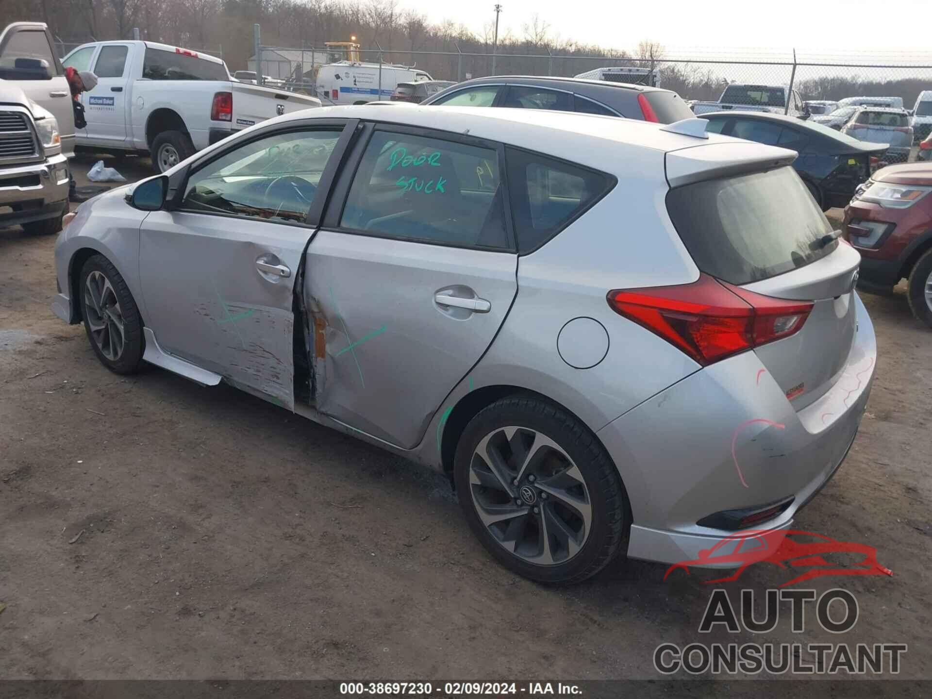 TOYOTA COROLLA IM 2018 - JTNKARJE5JJ556543