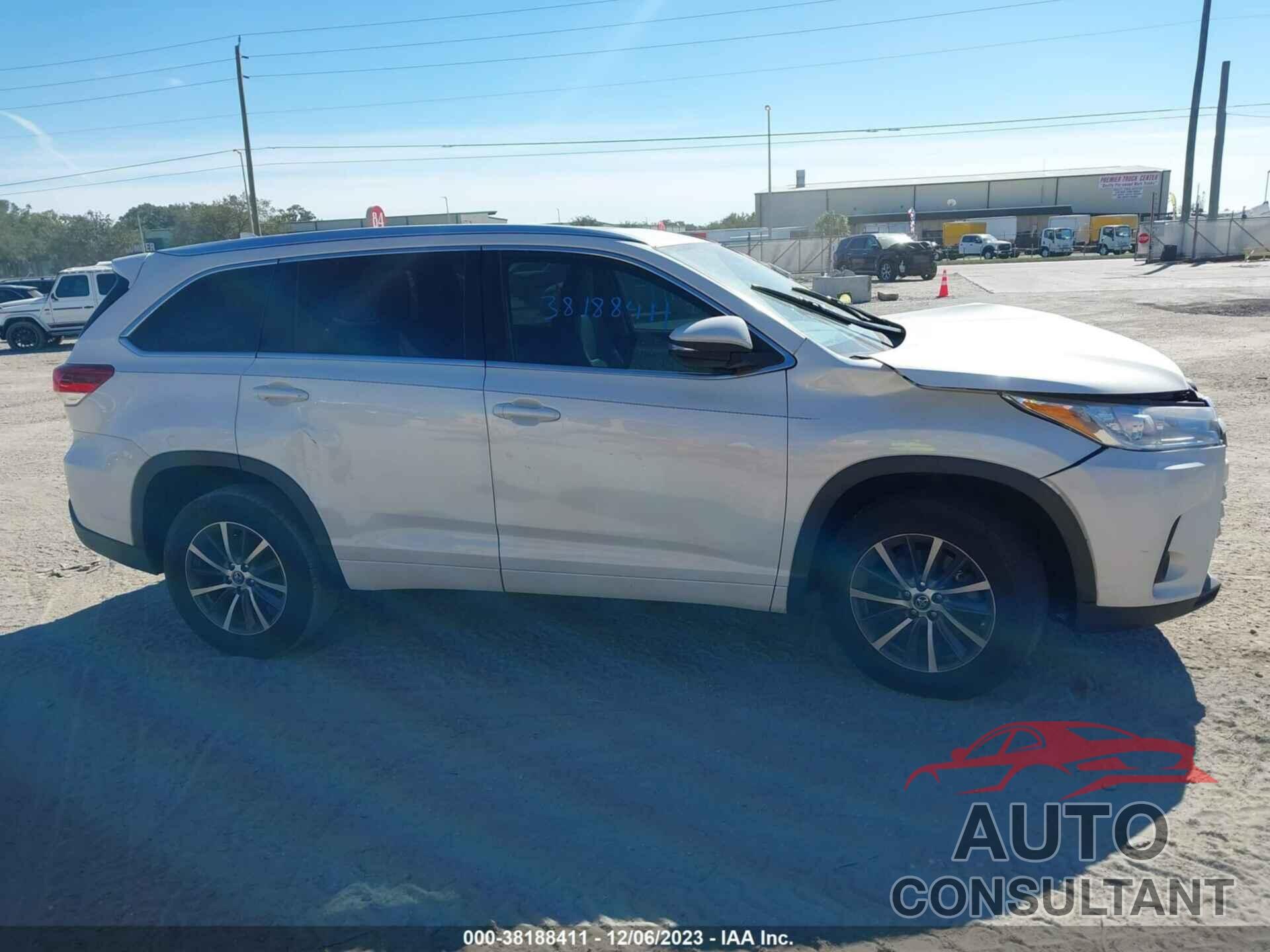 TOYOTA HIGHLANDER 2018 - 5TDKZRFH6JS536286