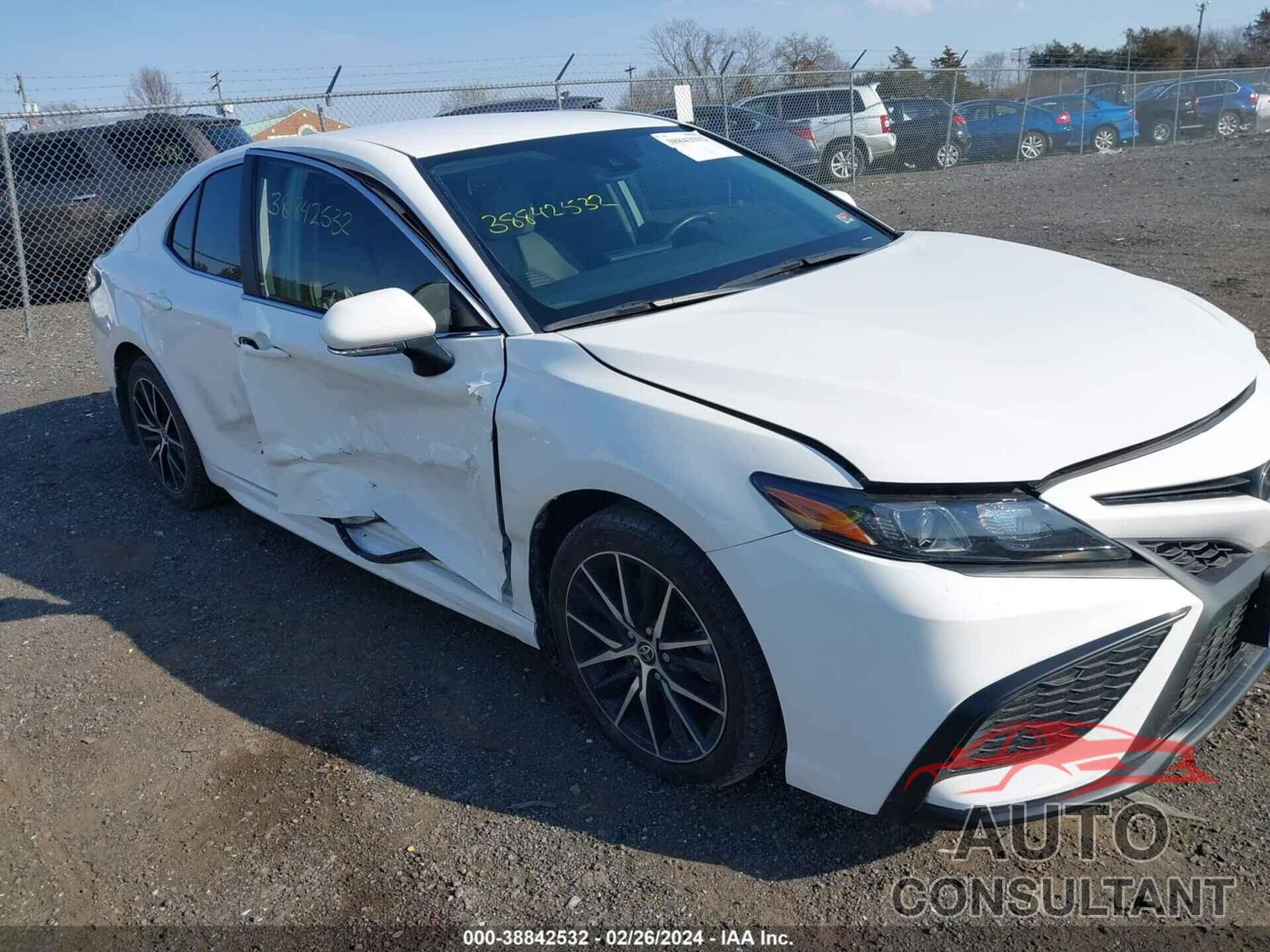 TOYOTA CAMRY 2022 - 4T1G11AK4NU646459