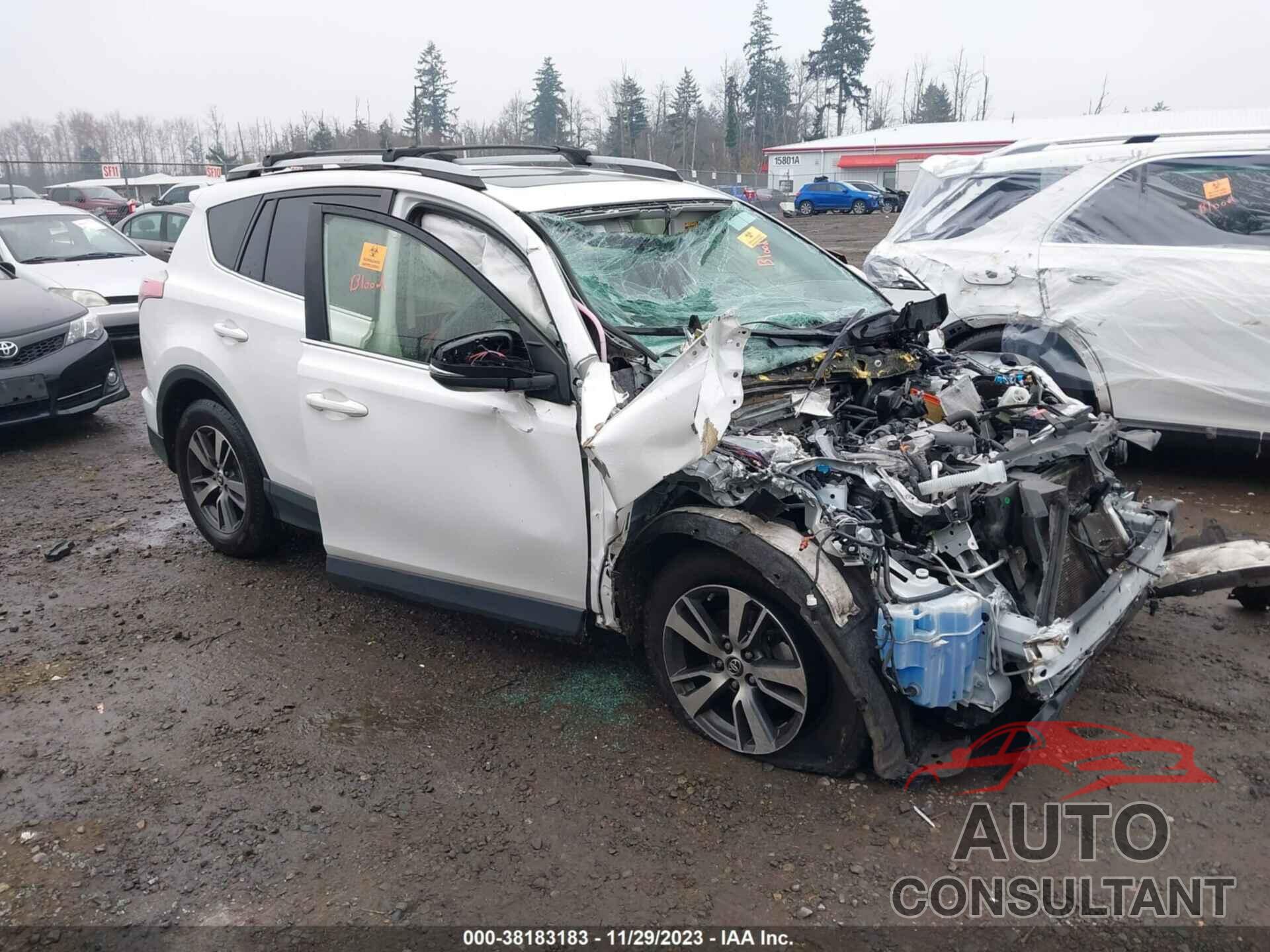 TOYOTA RAV4 2017 - JTMRFREV7HJ119054