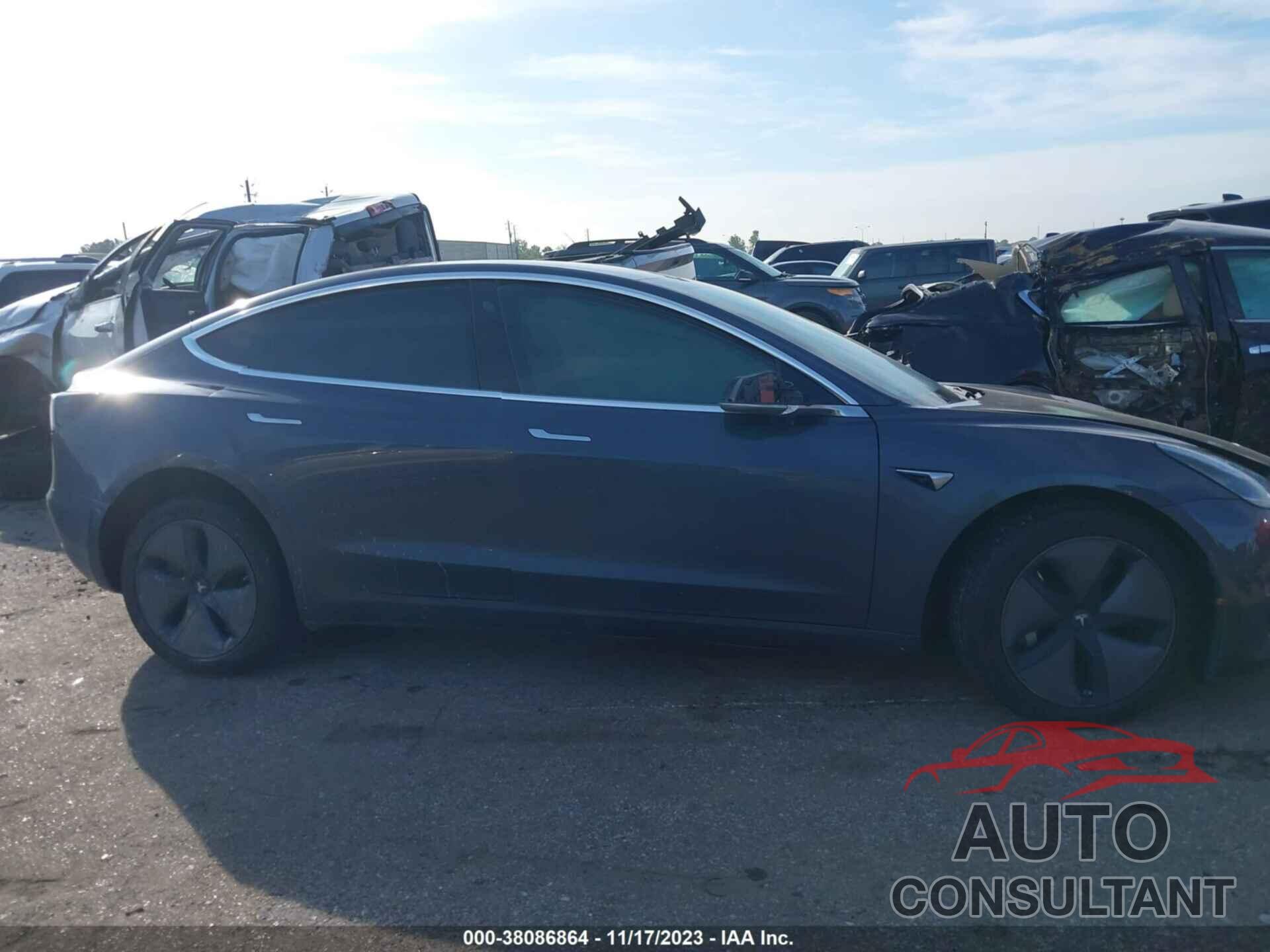 TESLA MODEL 3 2019 - 5YJ3E1EB5KF209768