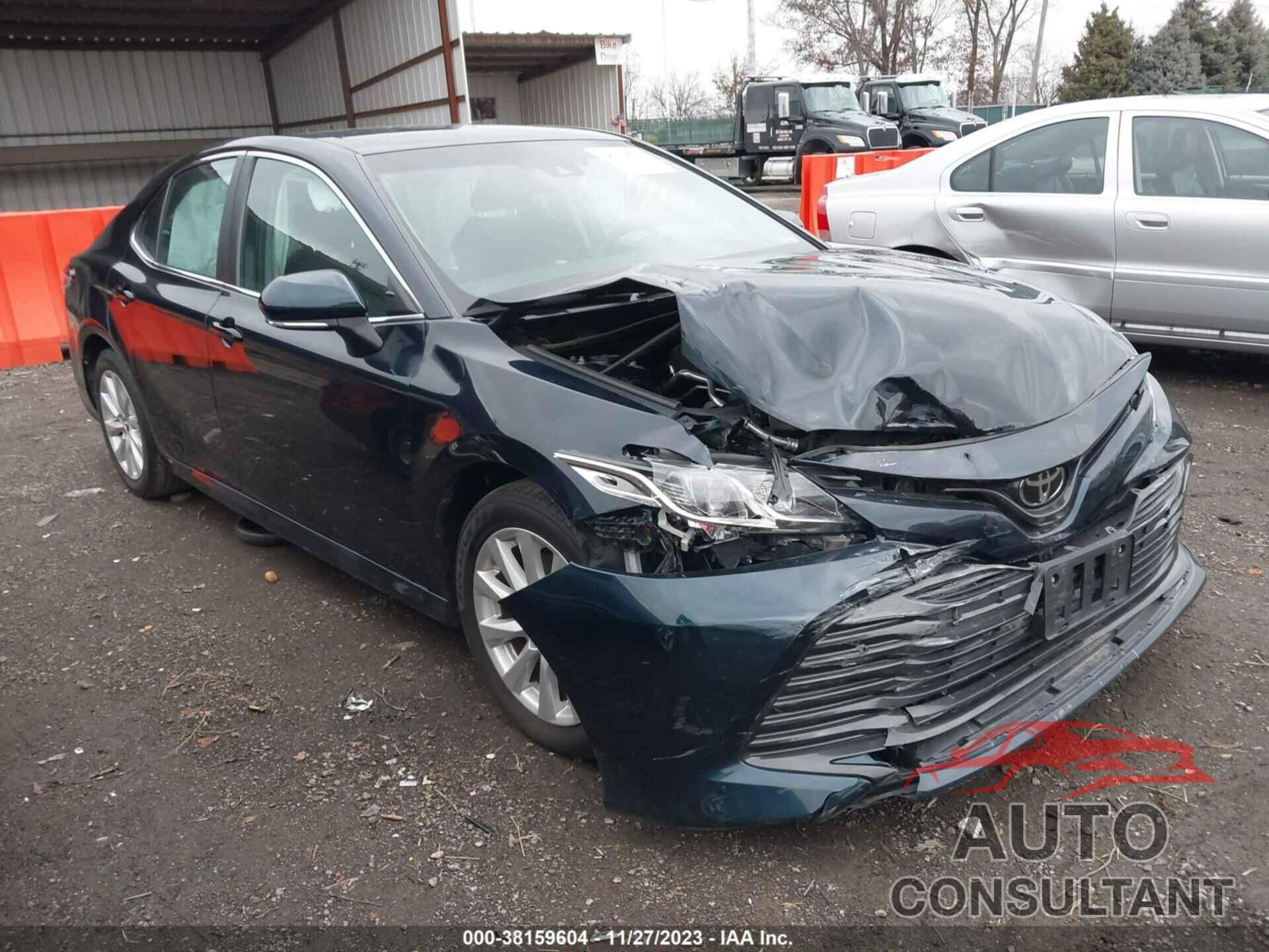 TOYOTA CAMRY 2018 - 4T1B11HK5JU513445