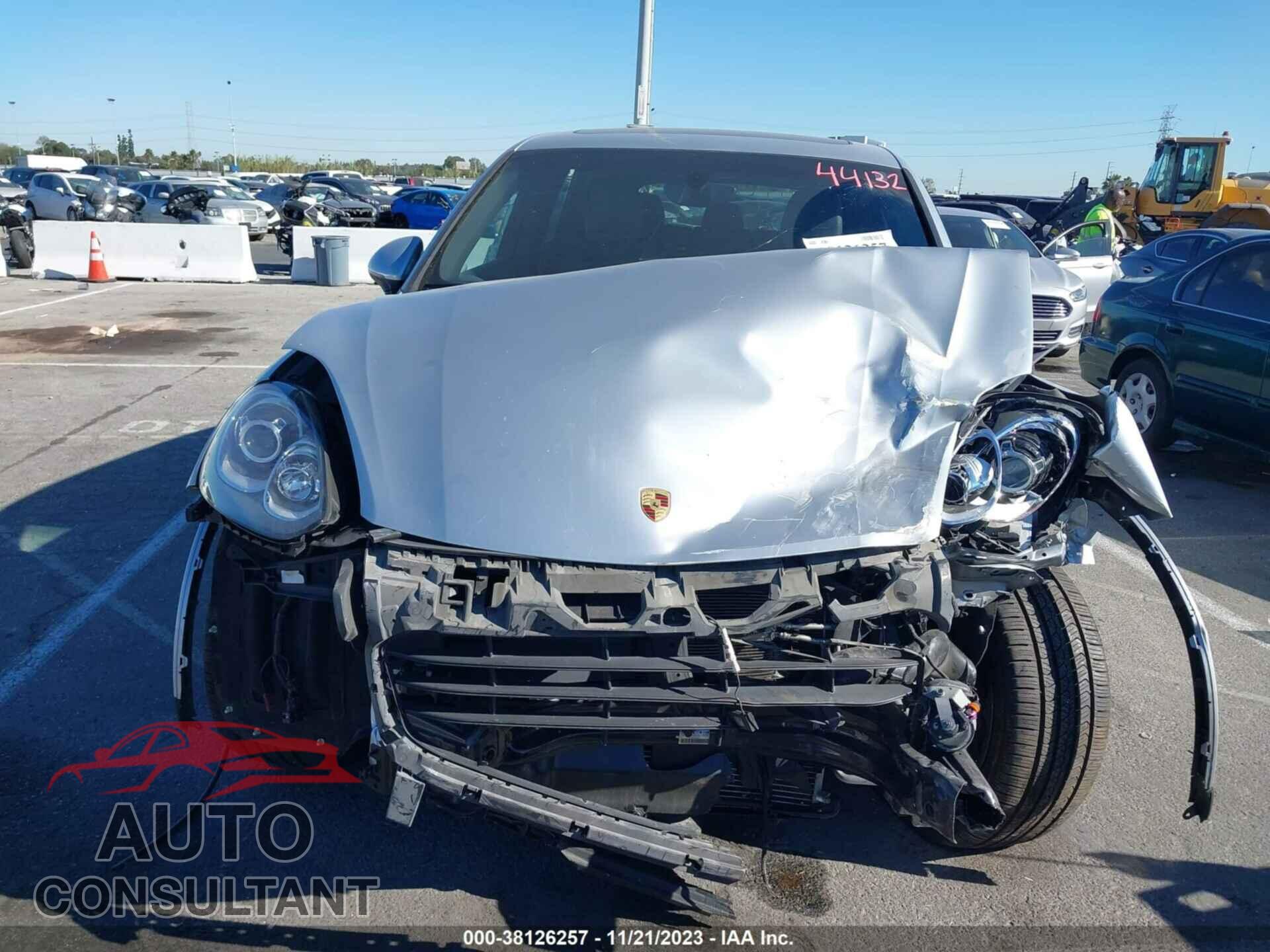 PORSCHE CAYENNE 2017 - WP1AA2A27HKA83423